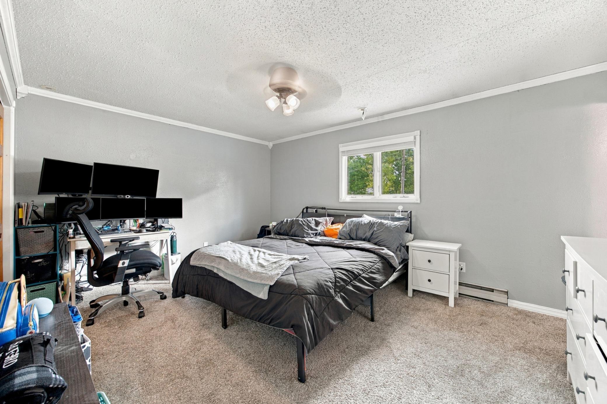 1317 Loring Avenue Property Photo 14