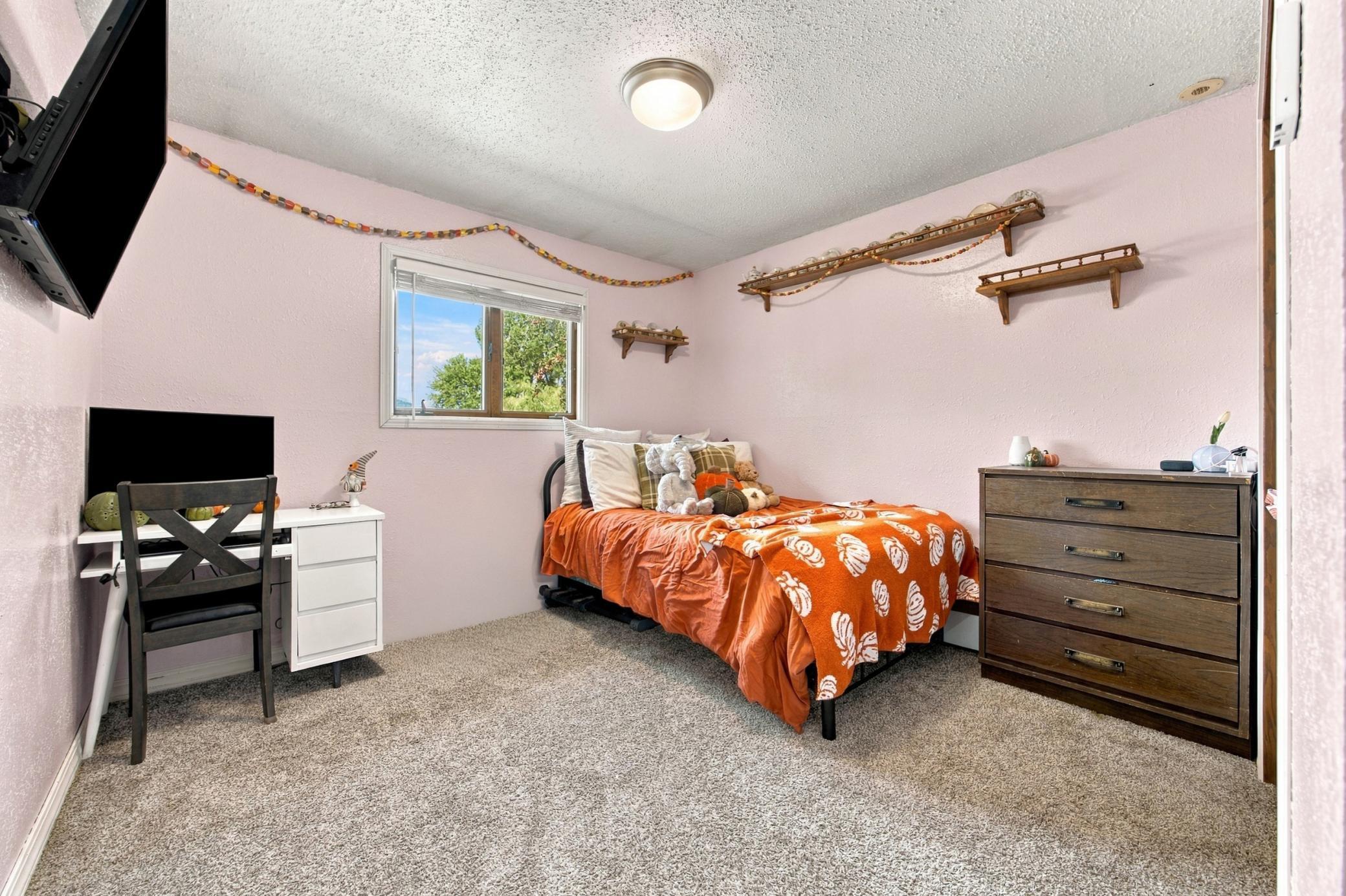 1317 Loring Avenue Property Photo 16