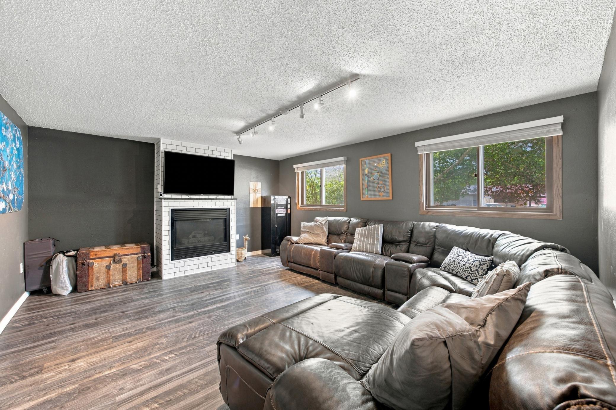 1317 Loring Avenue Property Photo 19