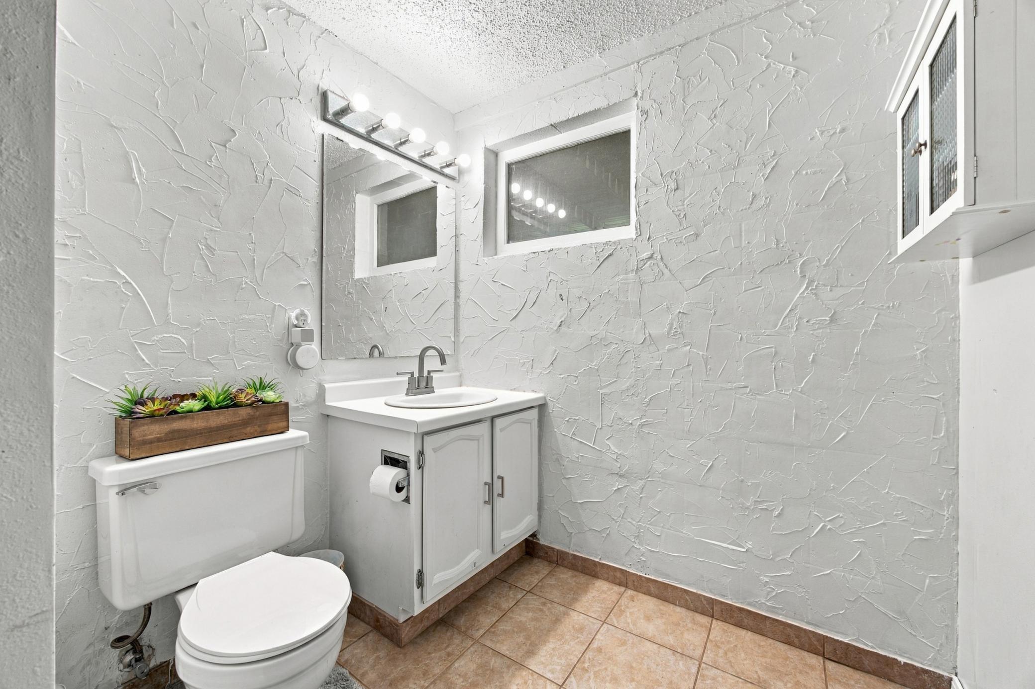 1317 Loring Avenue Property Photo 22