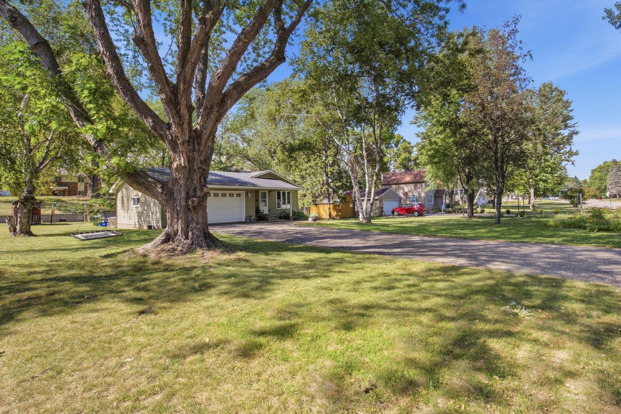 210 Lakeview Drive Property Photo 3
