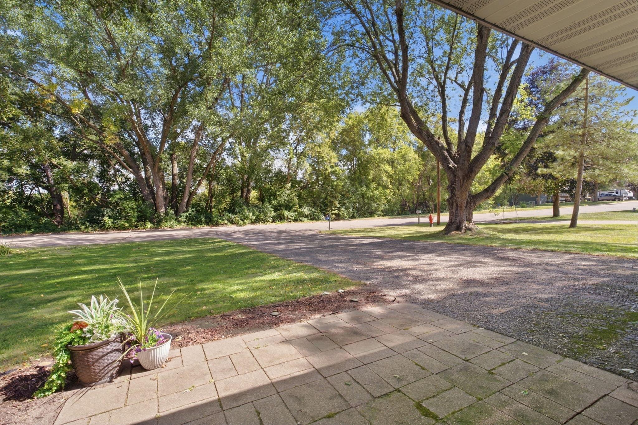 210 Lakeview Drive Property Photo 5