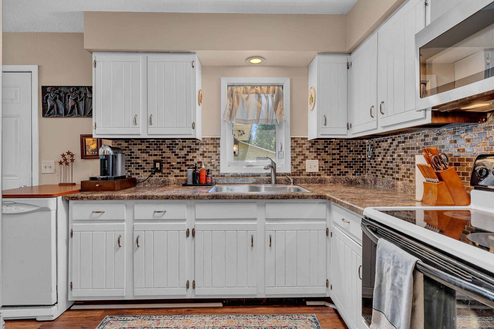 210 Lakeview Drive Property Photo 14