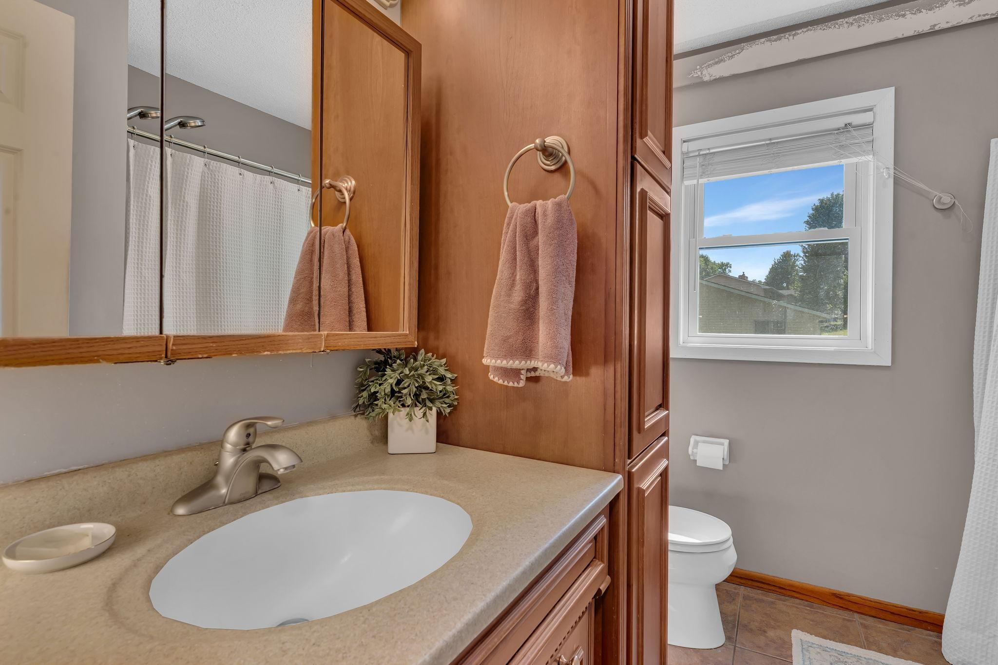 210 Lakeview Drive Property Photo 18
