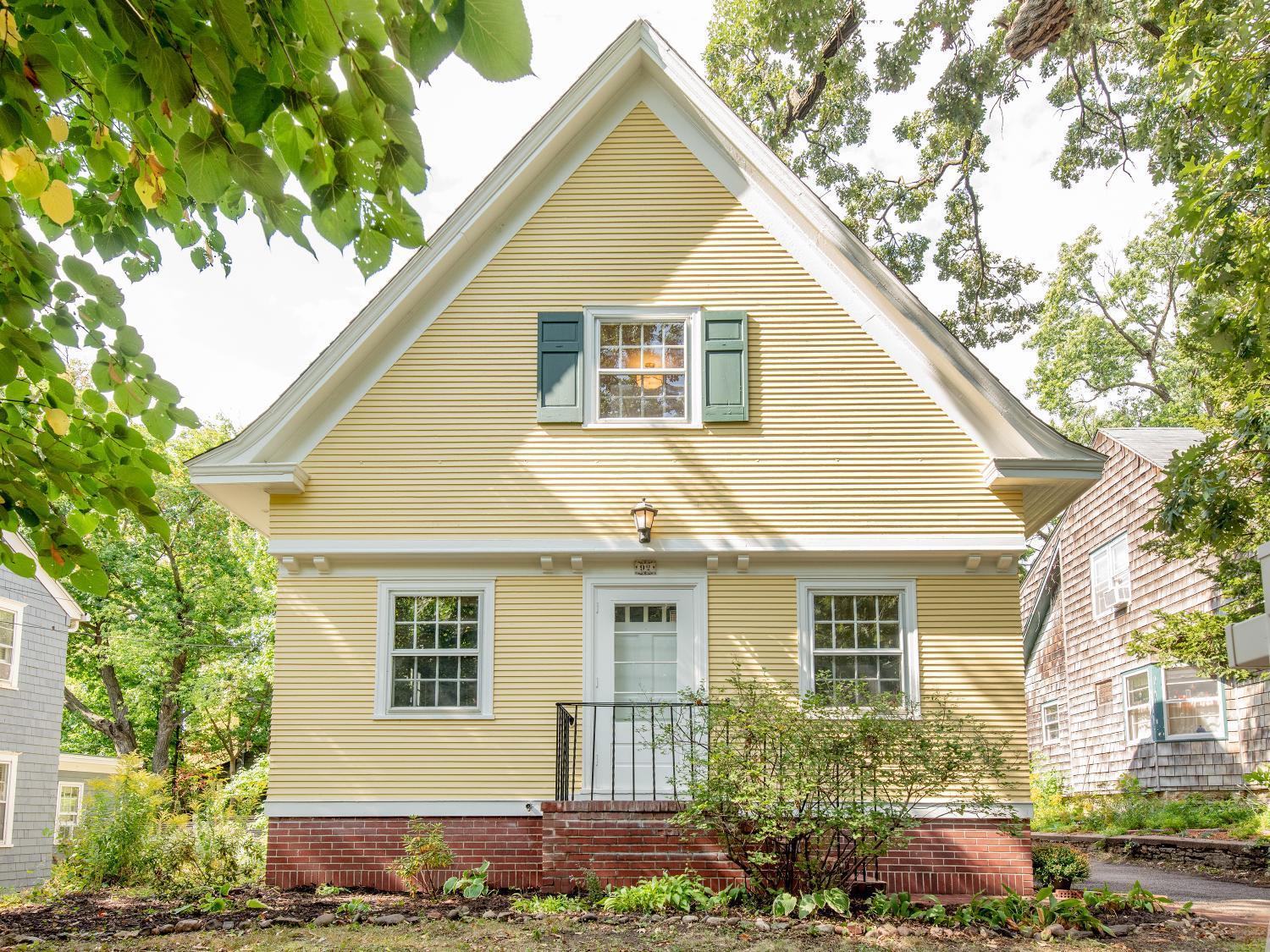92 Orlin Avenue Se Property Photo 1