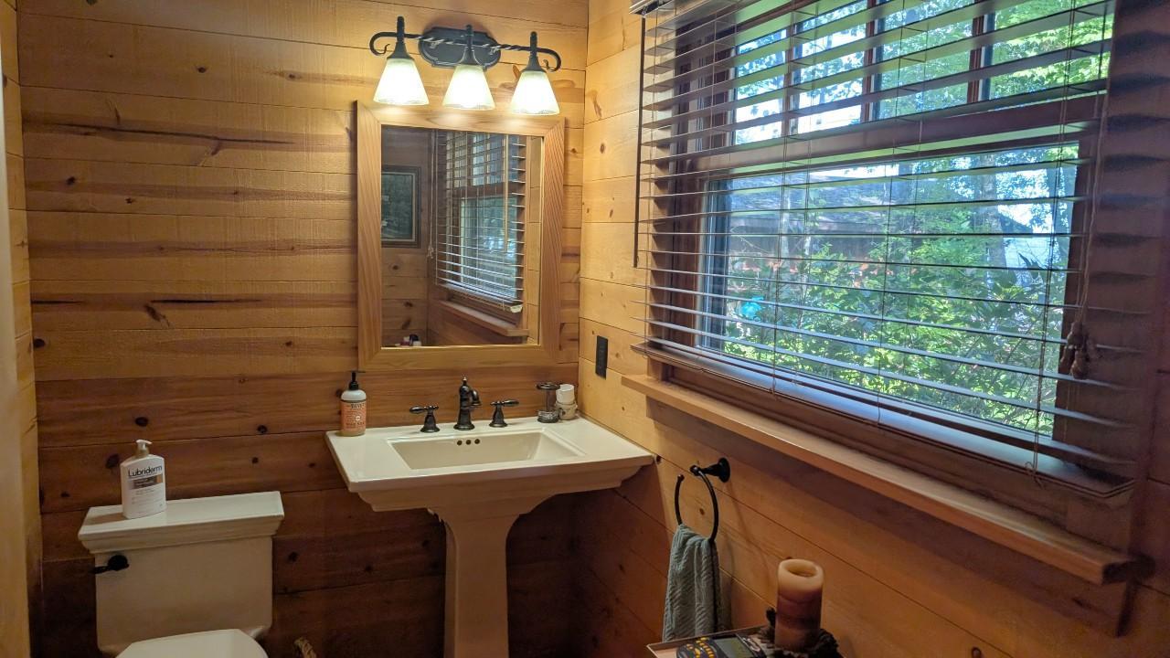 1809 Everett Bay Road Property Photo 8