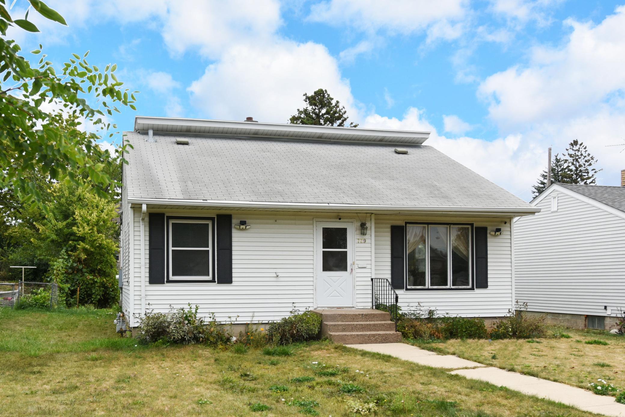 729 Rose Avenue E Property Photo 1