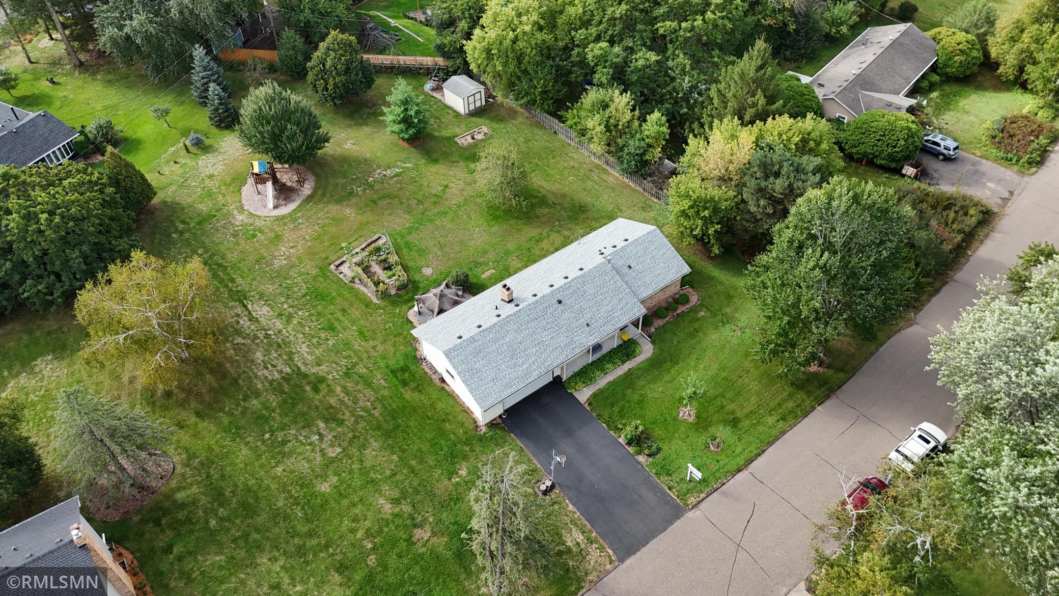 17807 Susan Lane Property Photo 3