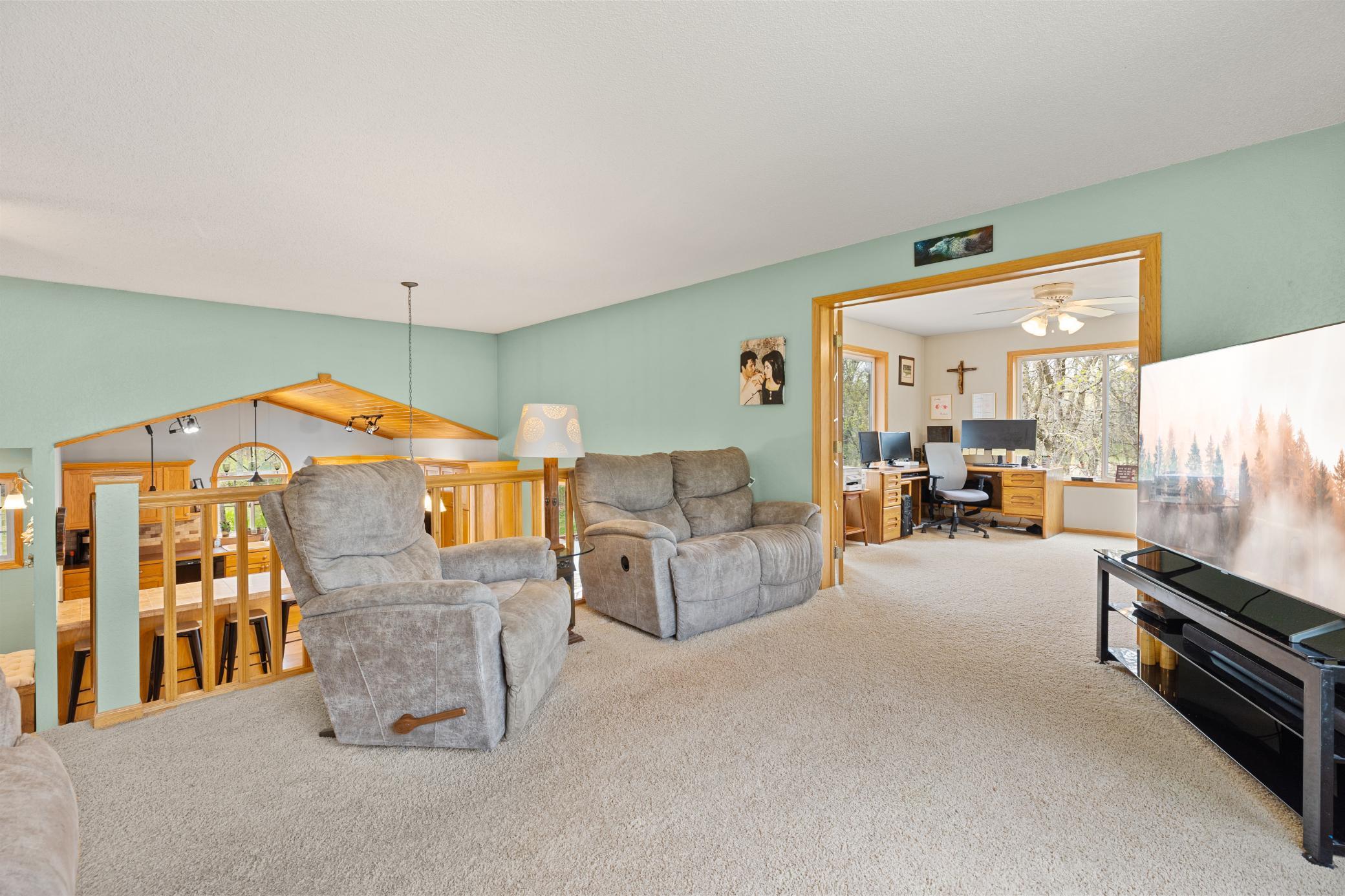 10308 S Oaks Road Property Photo 5