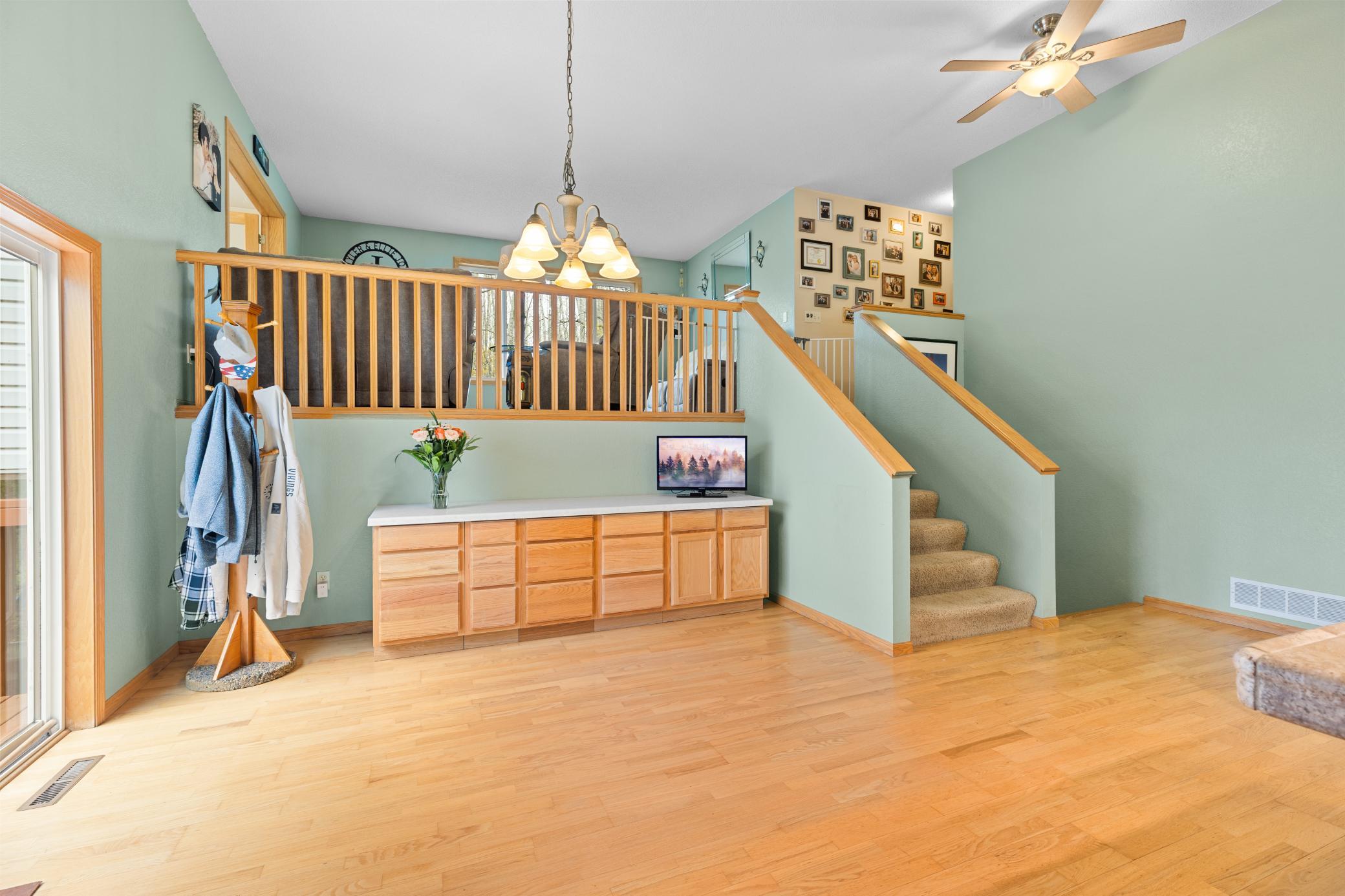 10308 S Oaks Road Property Photo 7