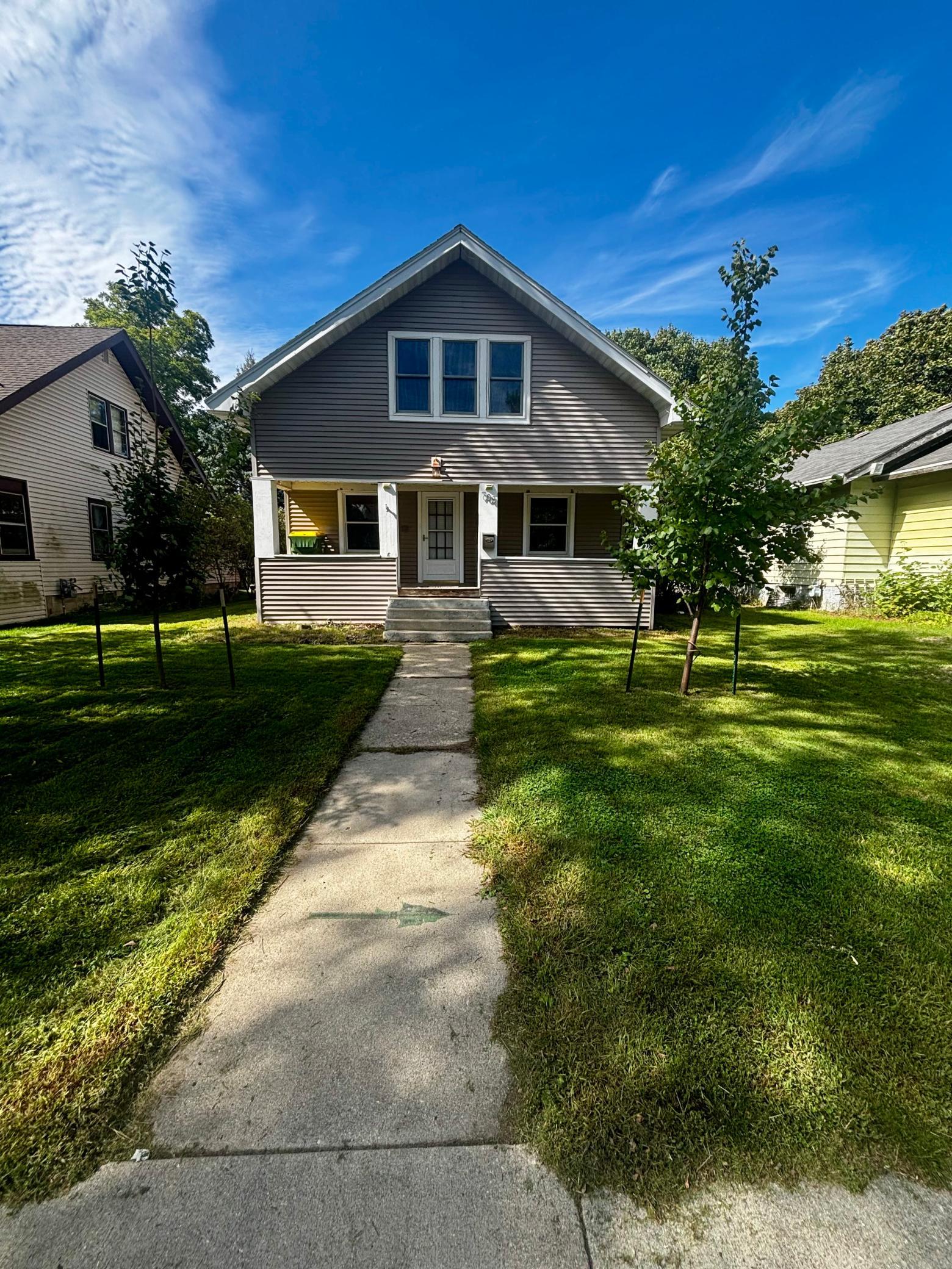 708 S Hiawatha Avenue Property Photo 1