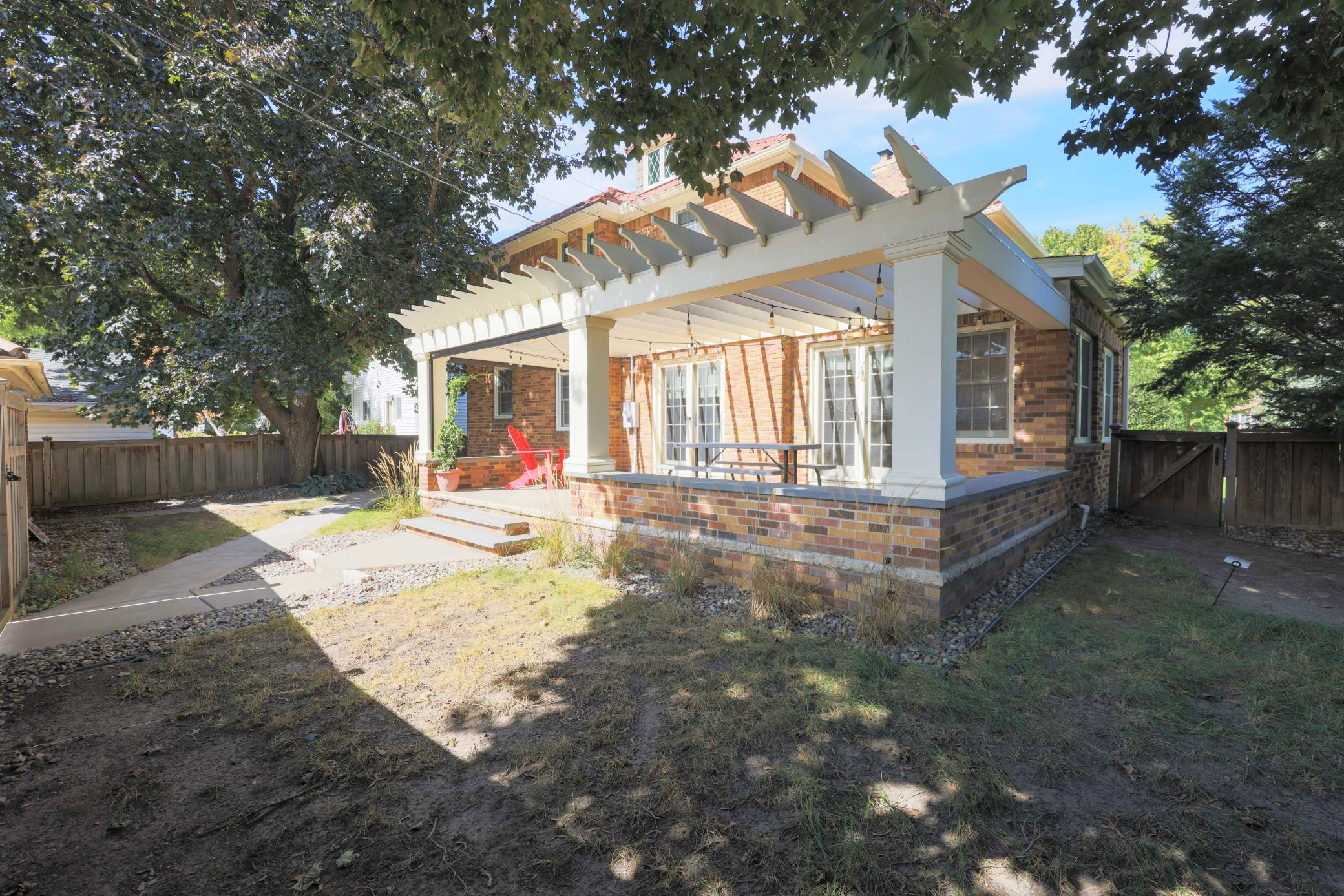 1848 Pinehurst Avenue Property Photo 37