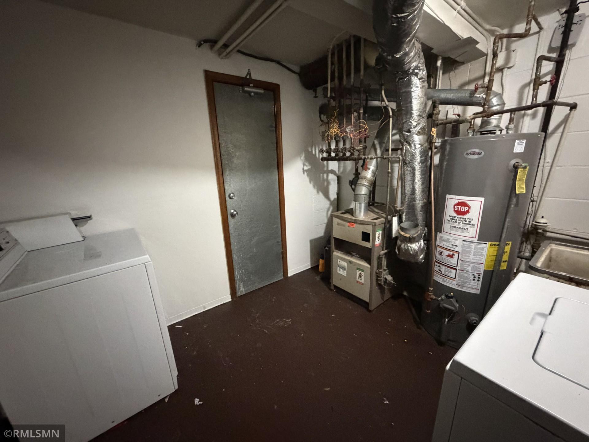 1368 7th Street E Property Photo 9