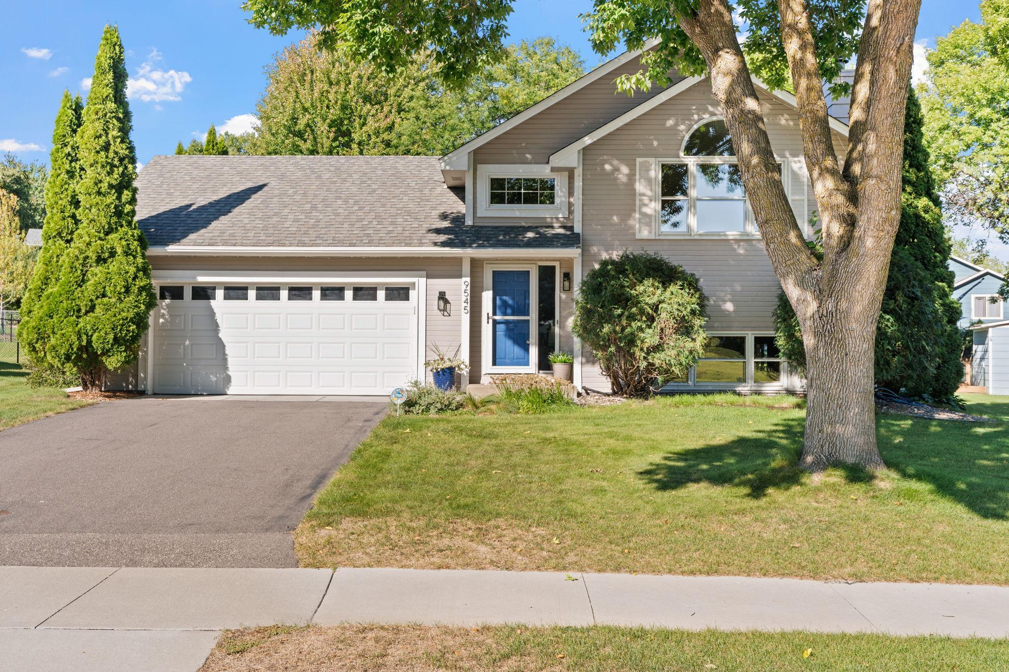 9545 Hillside Drive Property Photo 1