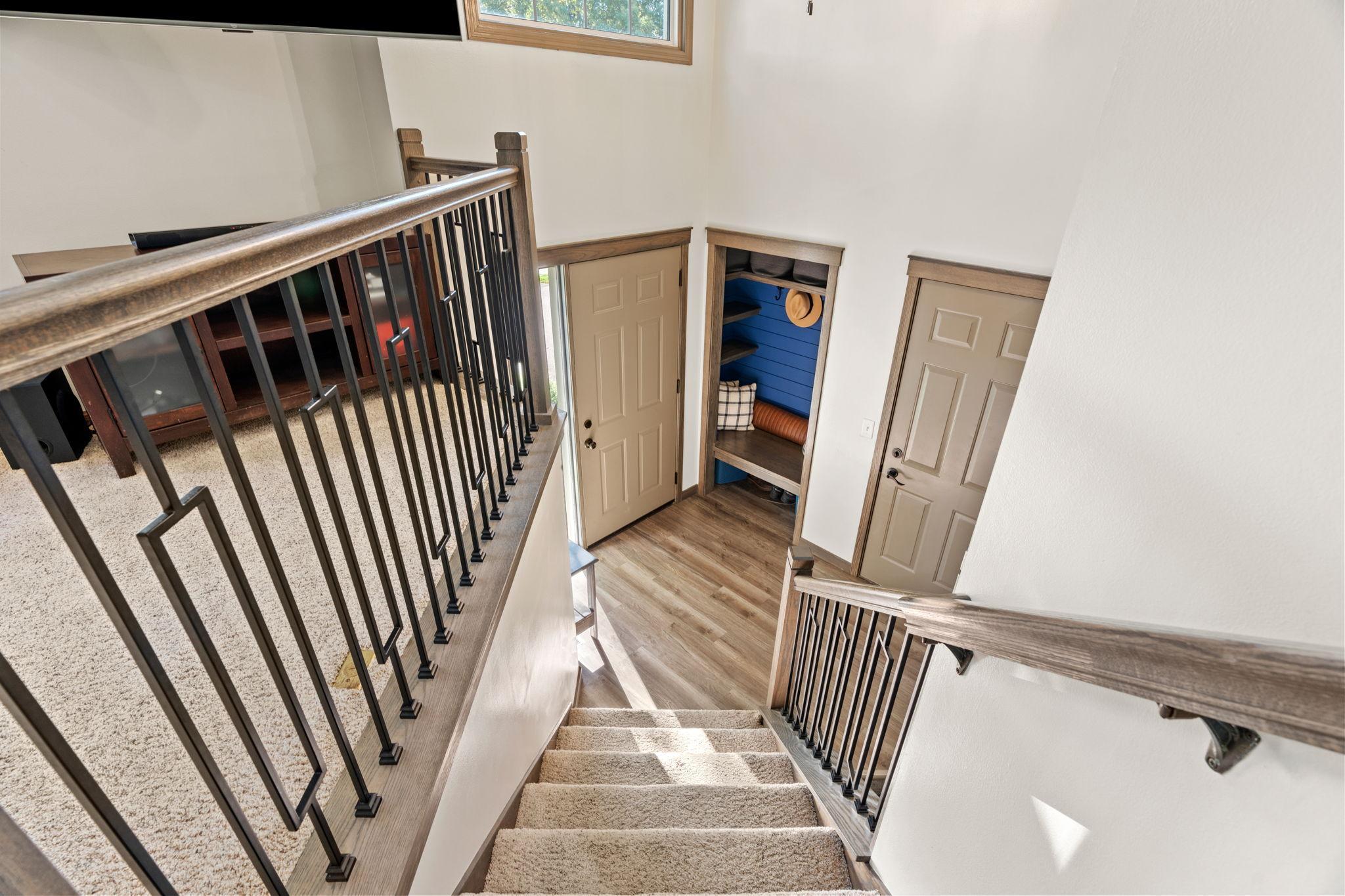 9545 Hillside Drive Property Photo 3