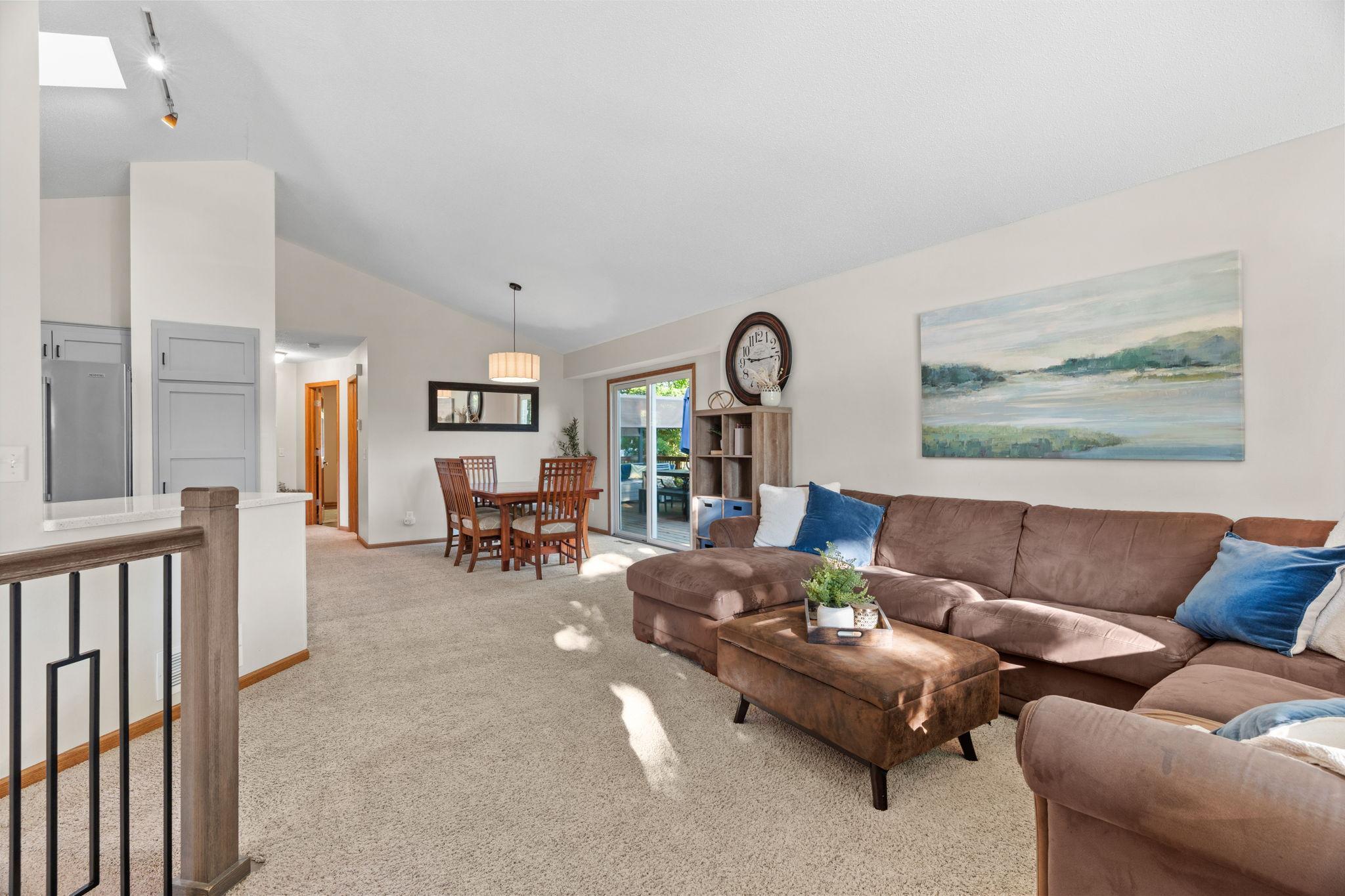 9545 Hillside Drive Property Photo 7