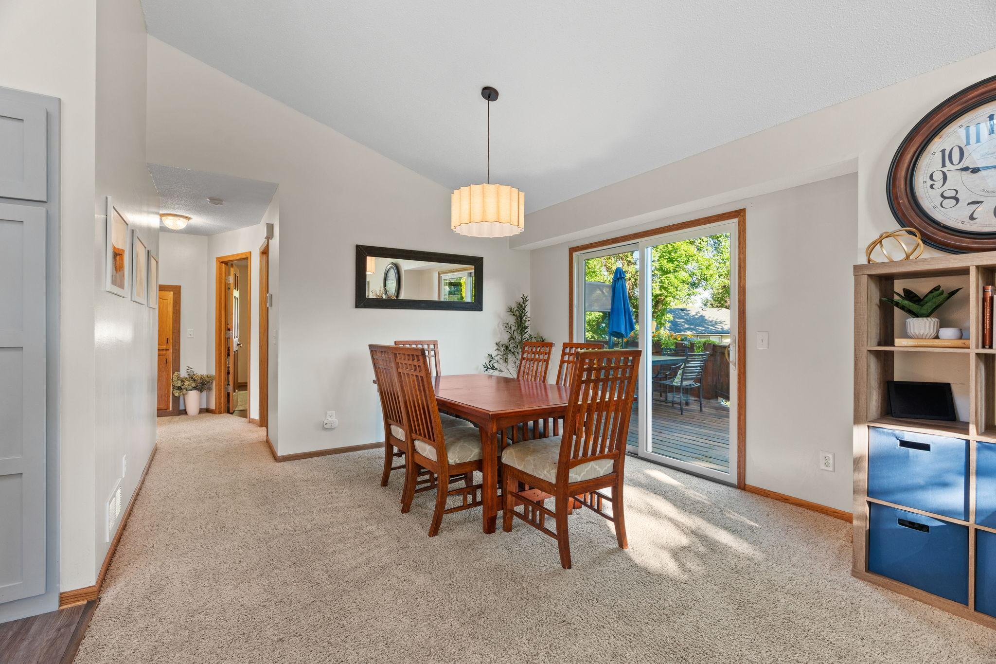9545 Hillside Drive Property Photo 8