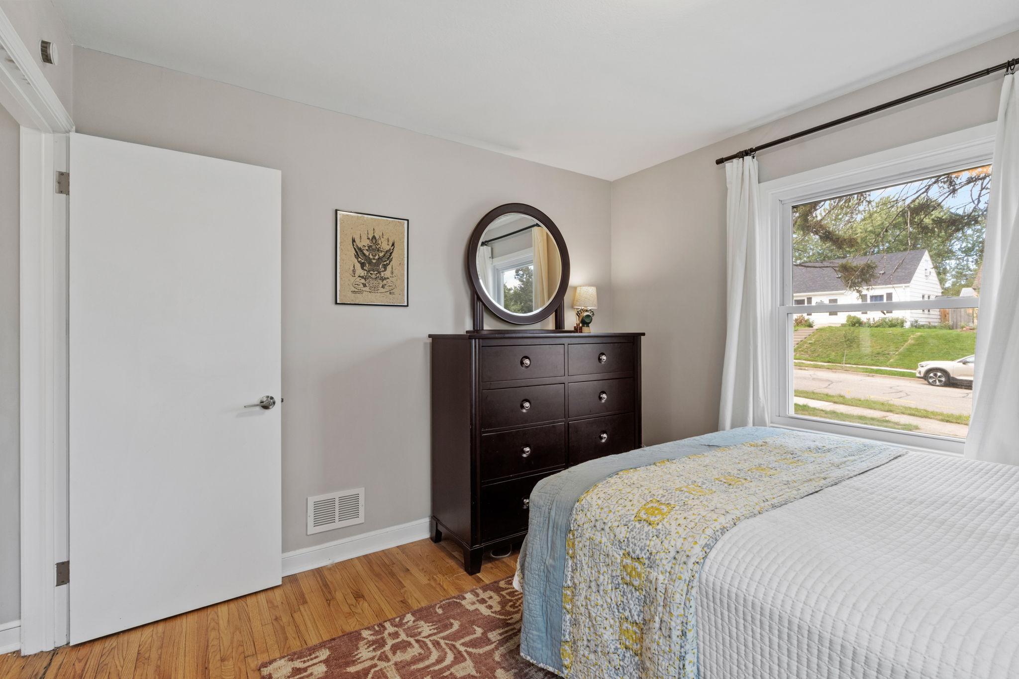 5637 Irving Avenue S Property Photo 16