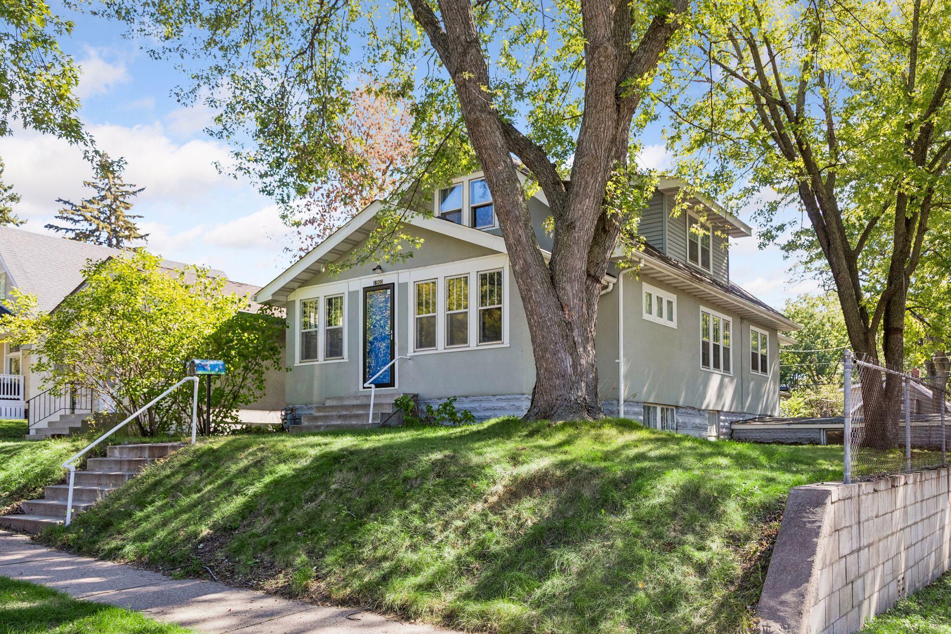 1960 Ivy Avenue E