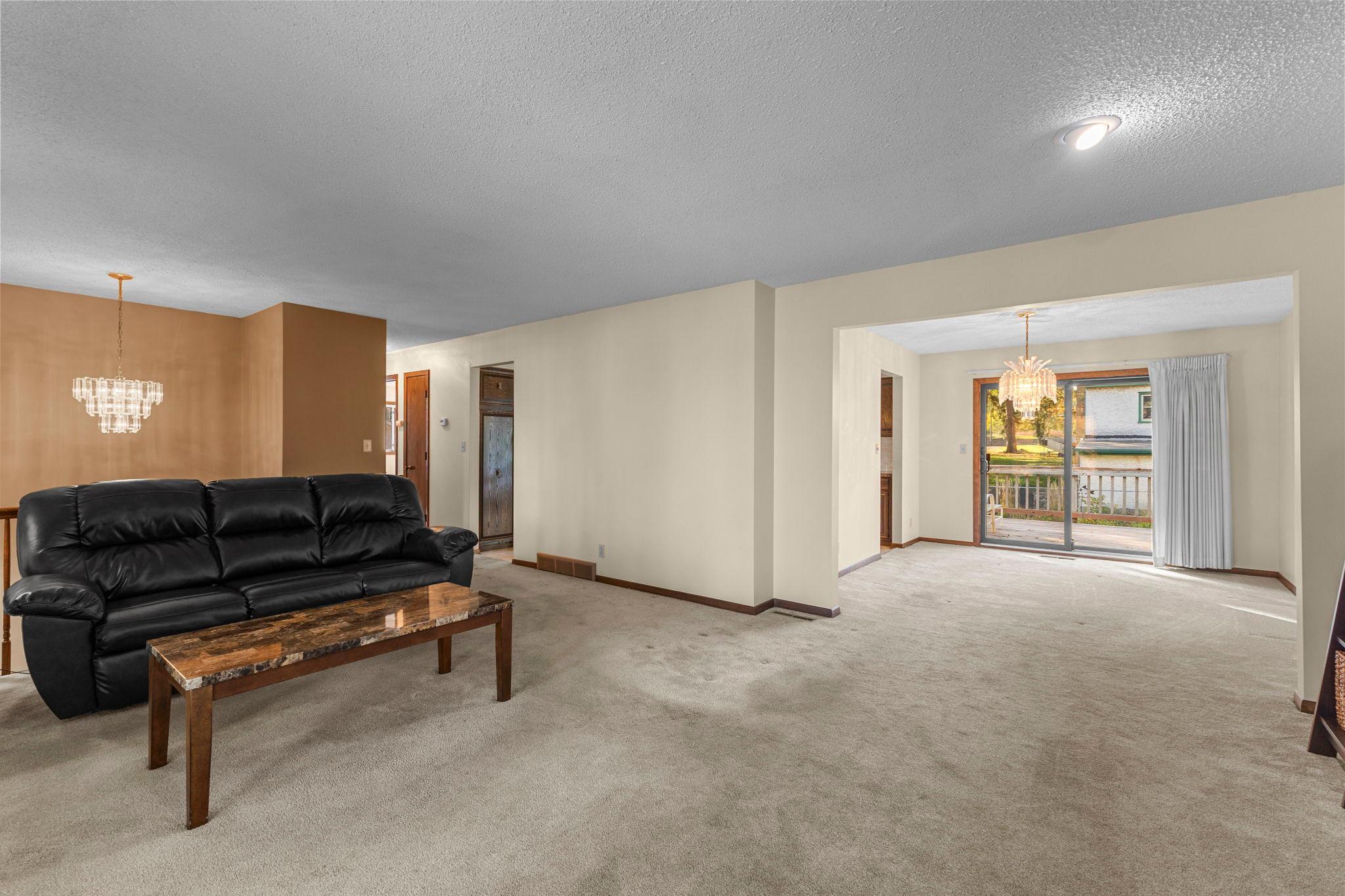 6733 Willow Lane Property Photo 13
