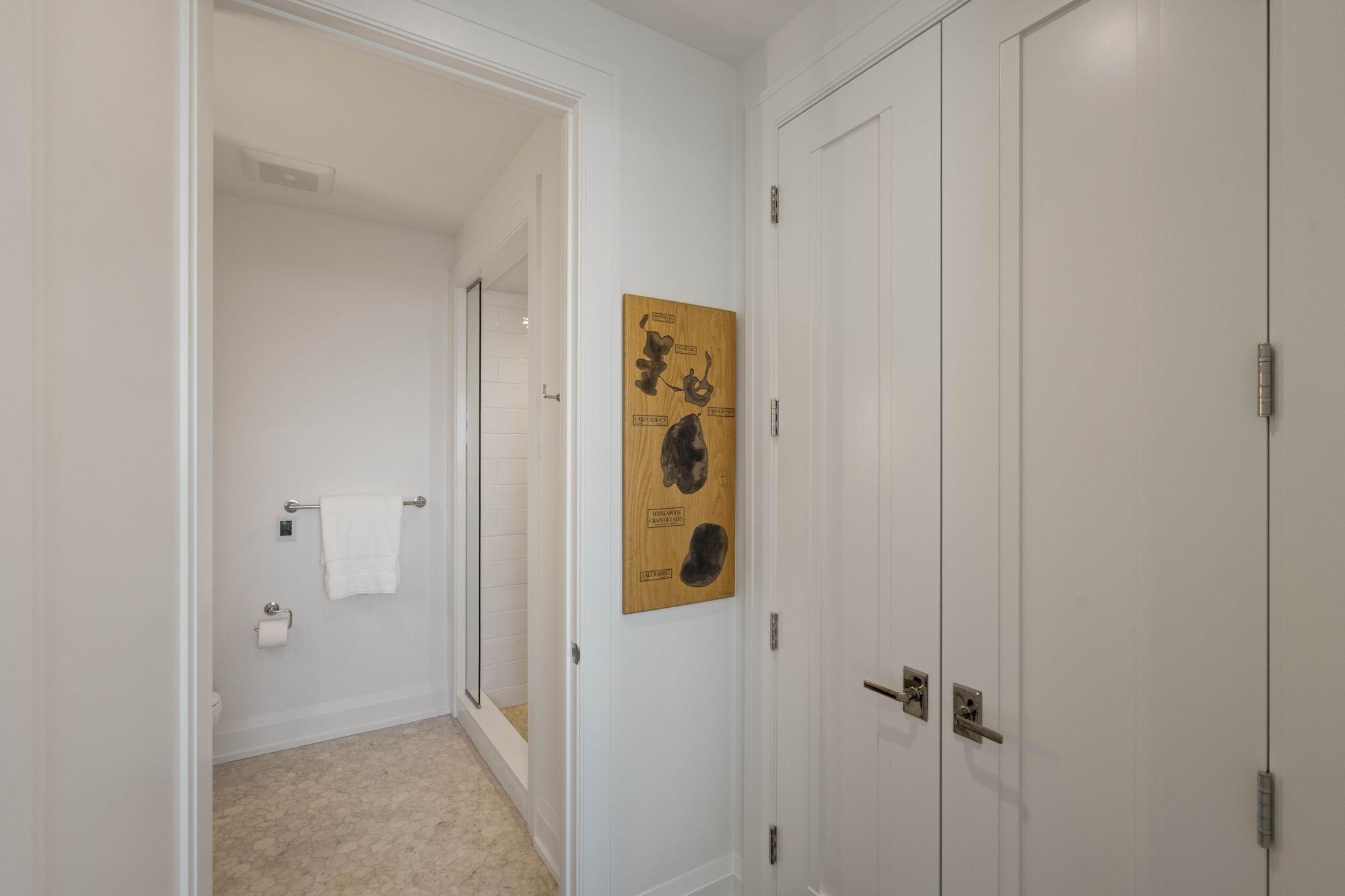 1111 W River Parkway 20b Property Photo 59