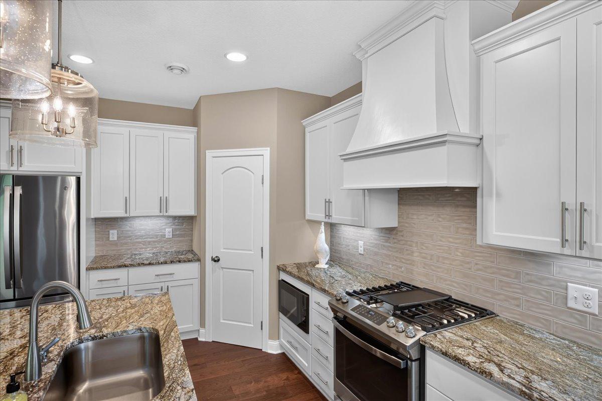 17250 47th Avenue N Property Photo 11
