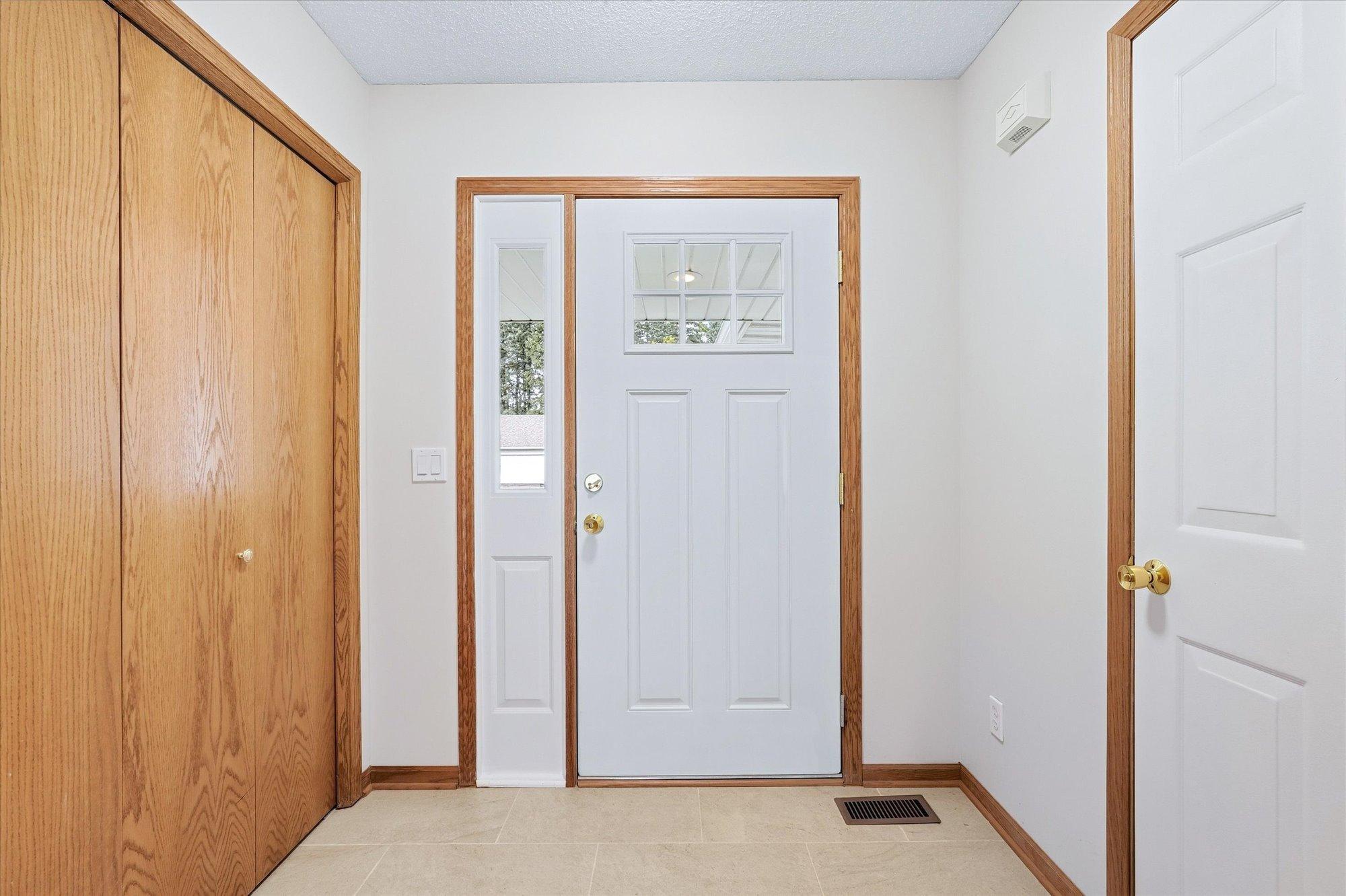 342 Parkview Lane S Property Photo 4