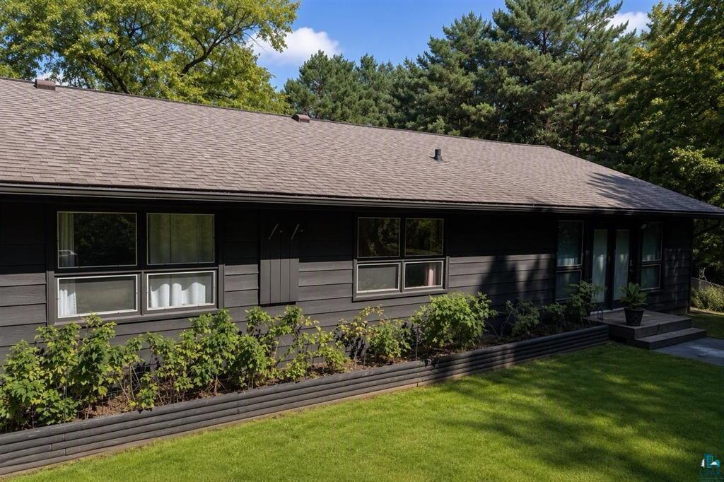 5758 Old Miller Trunk Highway Property Photo 6