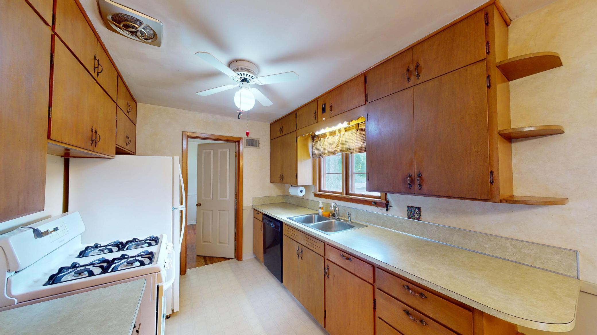 204 Fairview Drive Property Photo 7