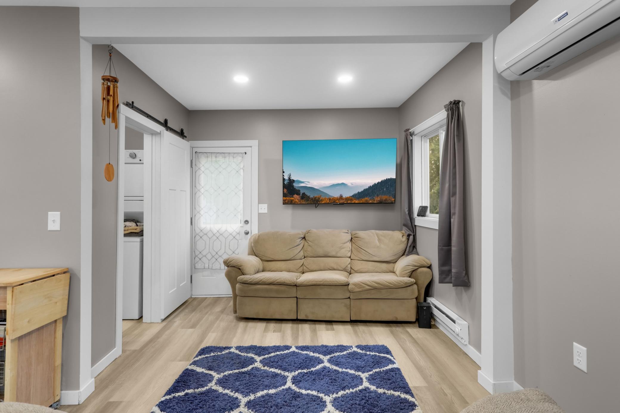 1808 Beach Drive Se Property Photo 11