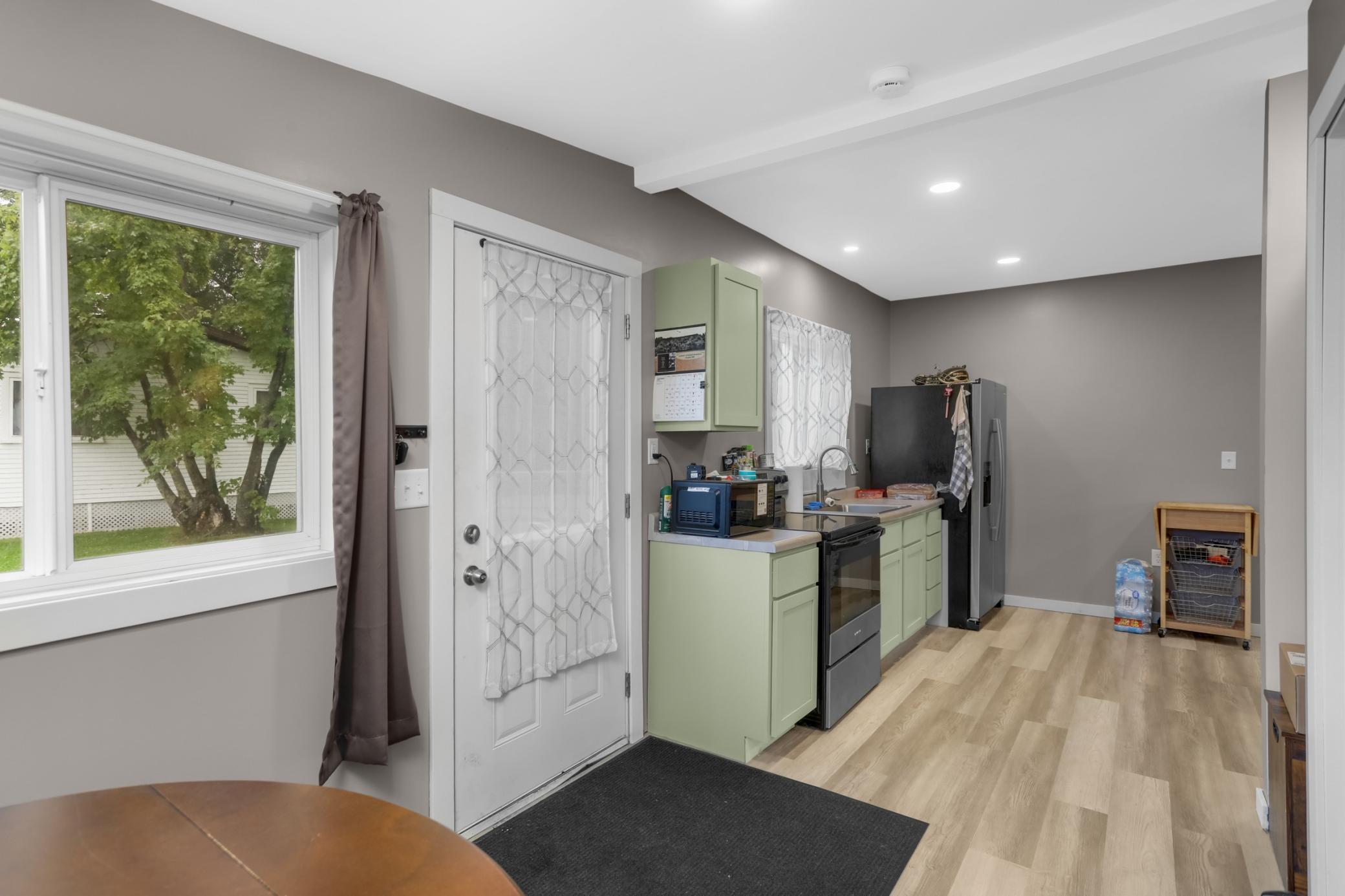 1808 Beach Drive Se Property Photo 17