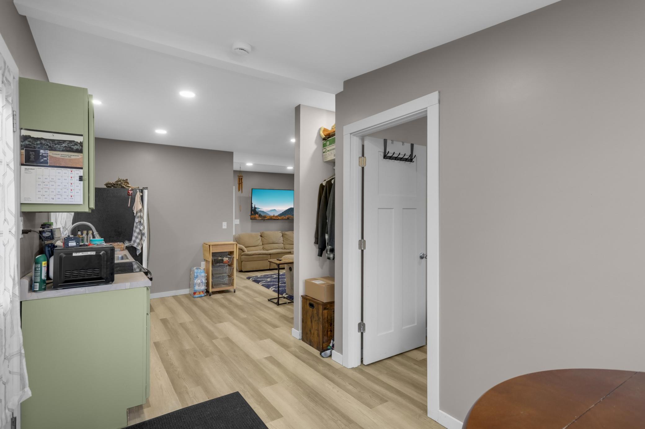 1808 Beach Drive Se Property Photo 19