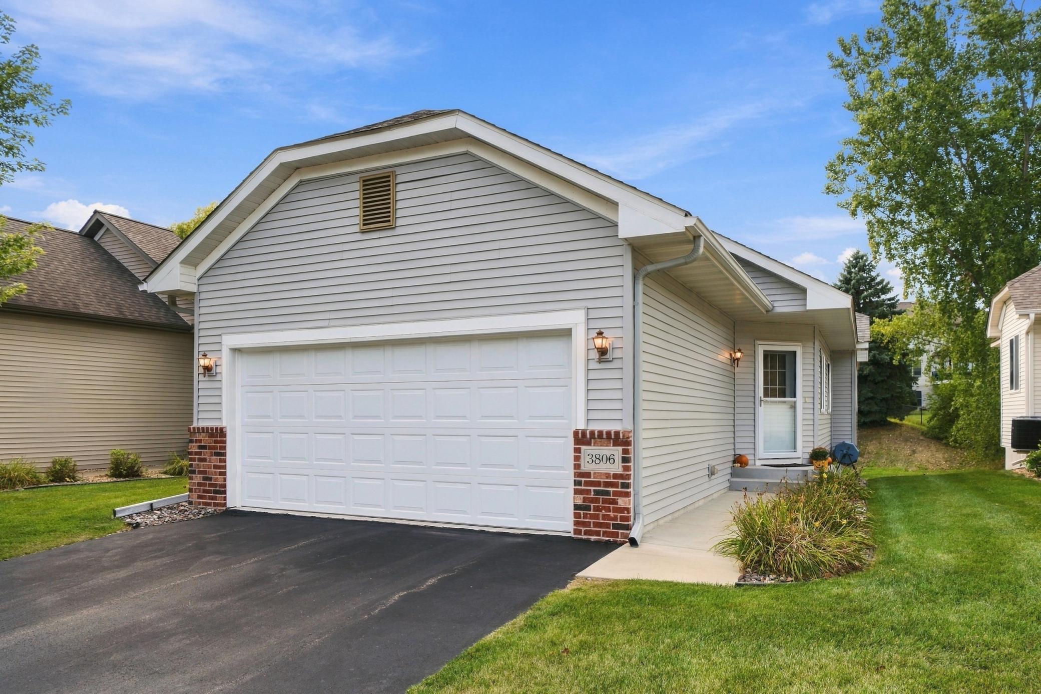 3806 Meadowview Way Property Photo 2