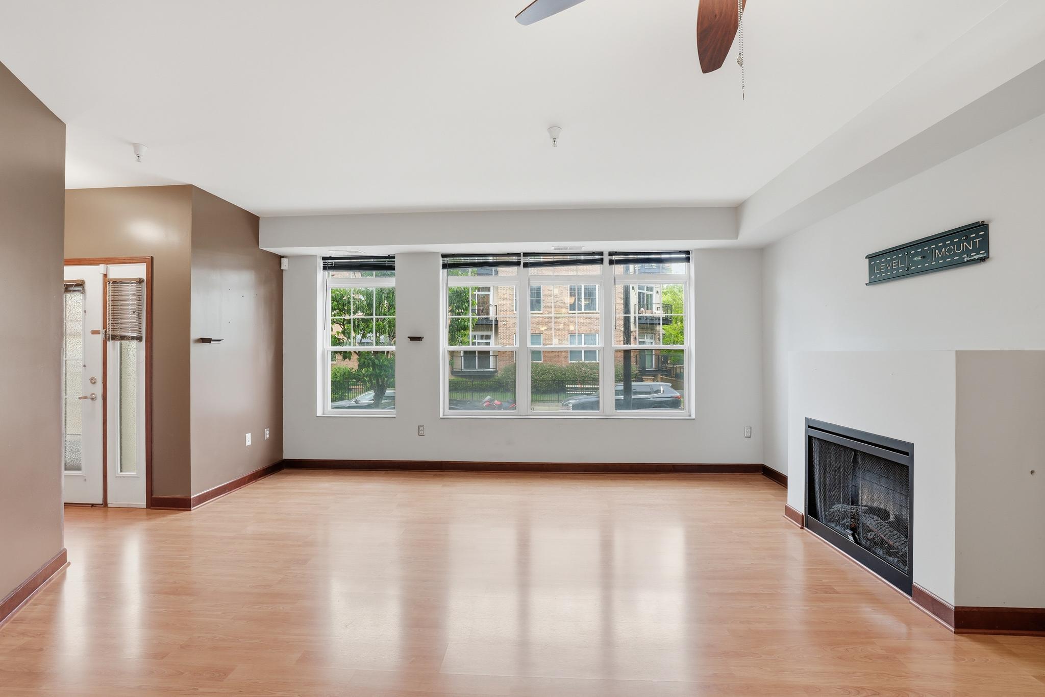 312 E 18th Street Property Photo 5