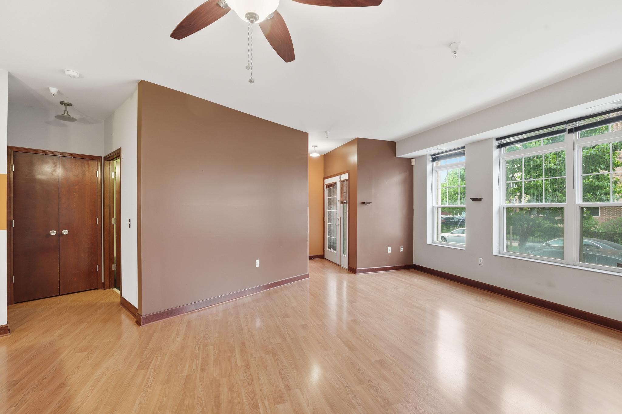312 E 18th Street Property Photo 6