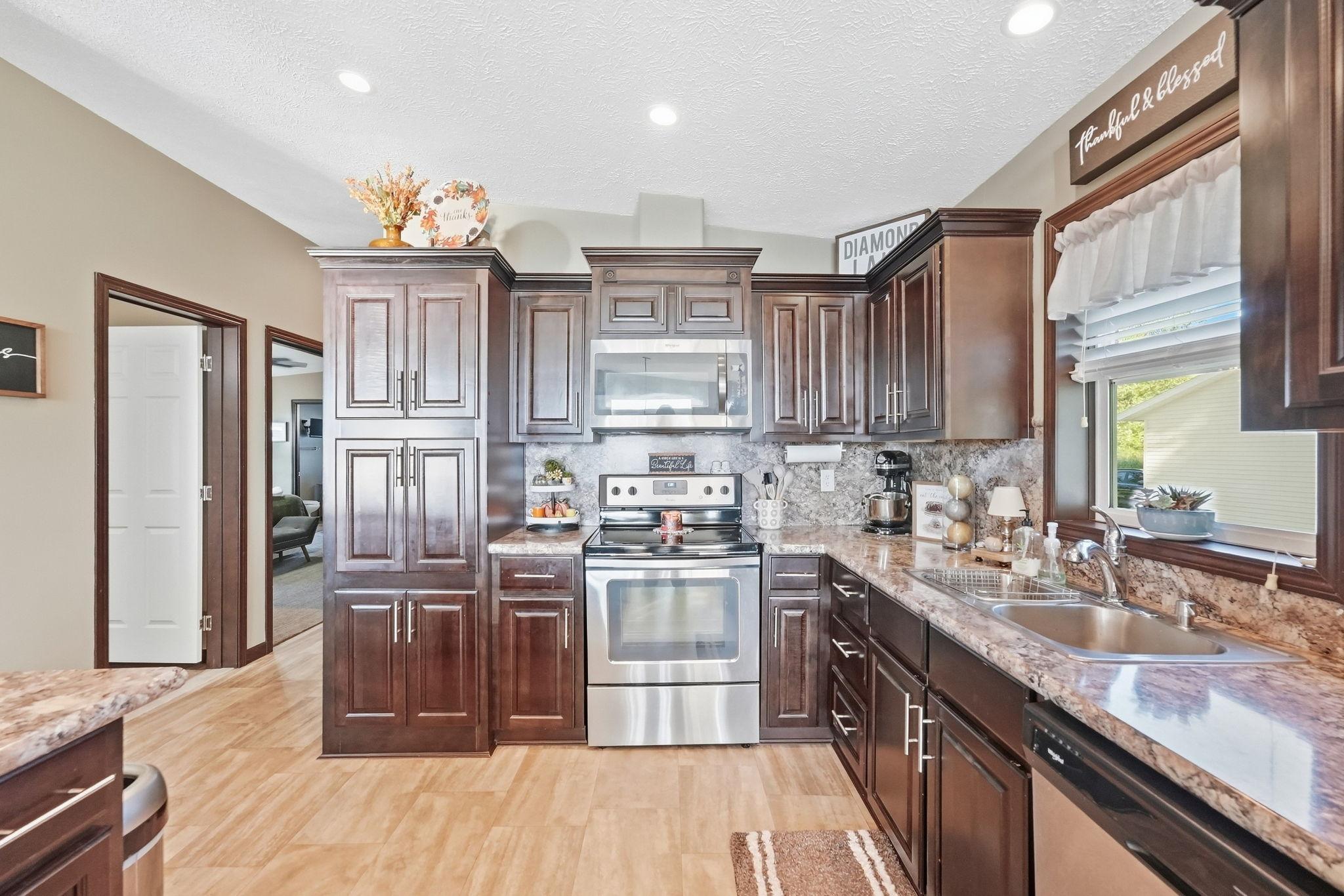 14271 Breezy Point Road Property Photo 8