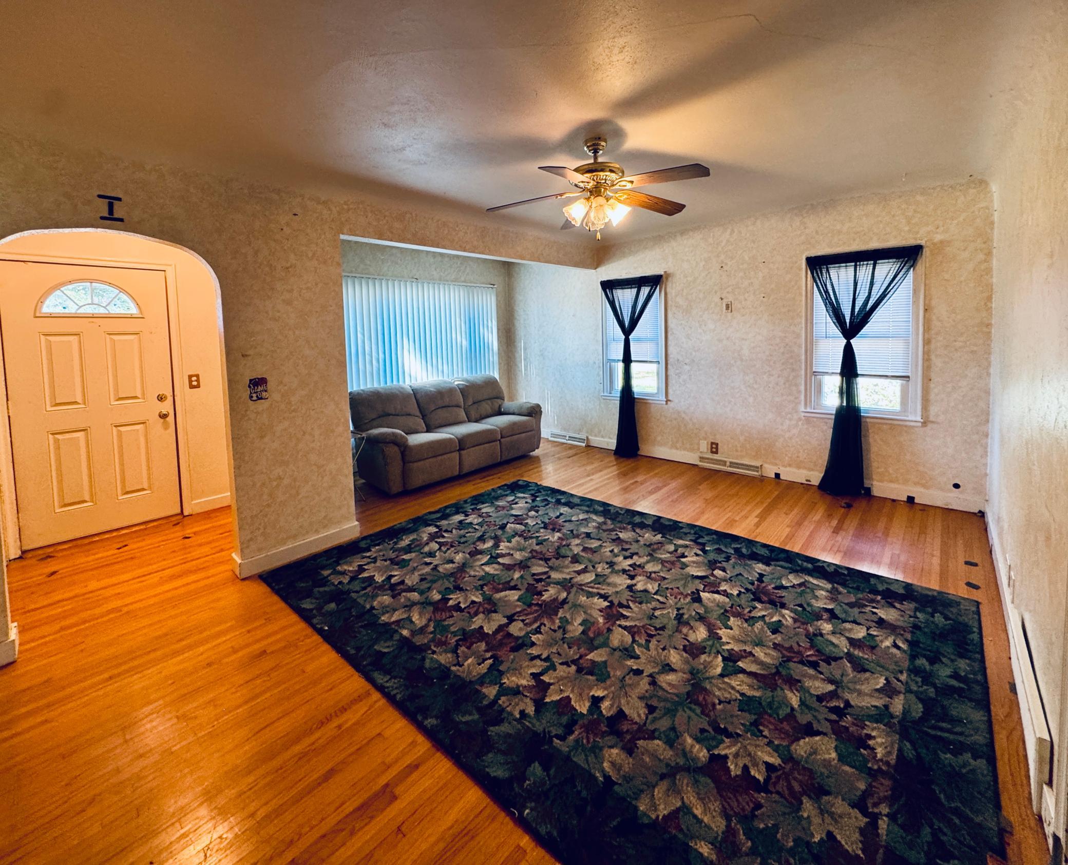 1137 6th Street Property Photo 5