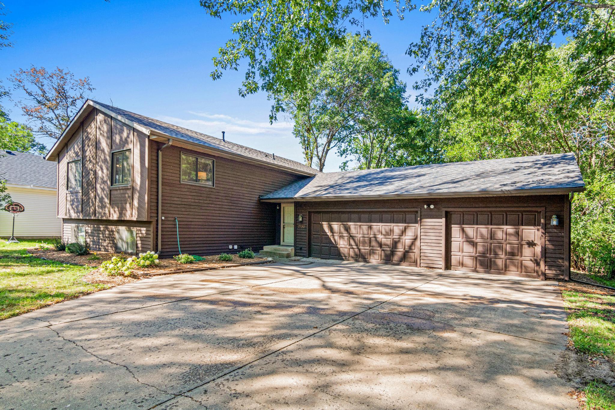 7720 Long Lake Road Property Photo 1