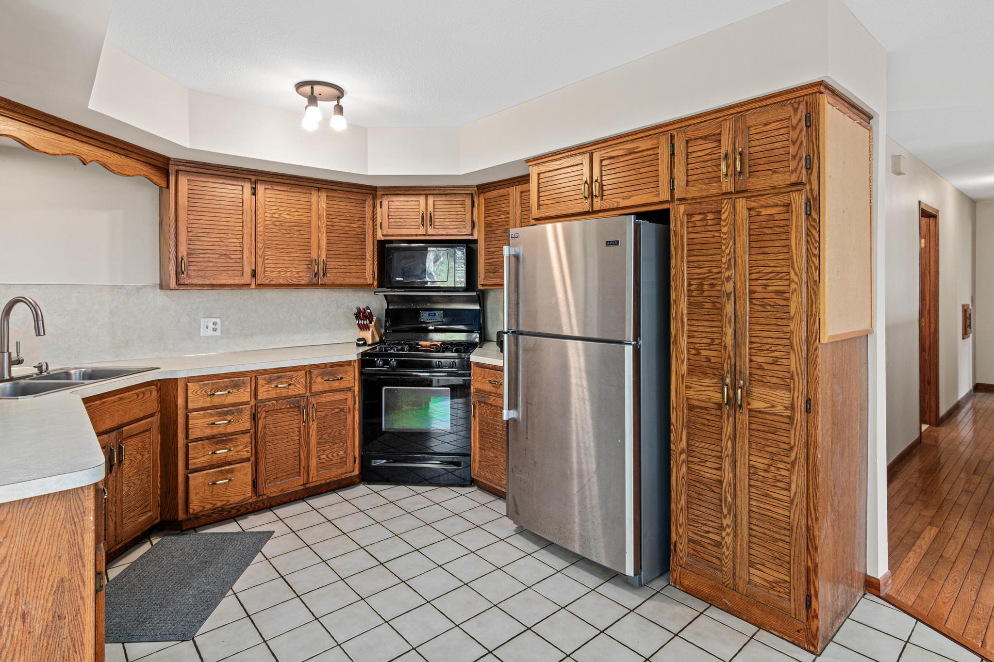 7720 Long Lake Road Property Photo 7