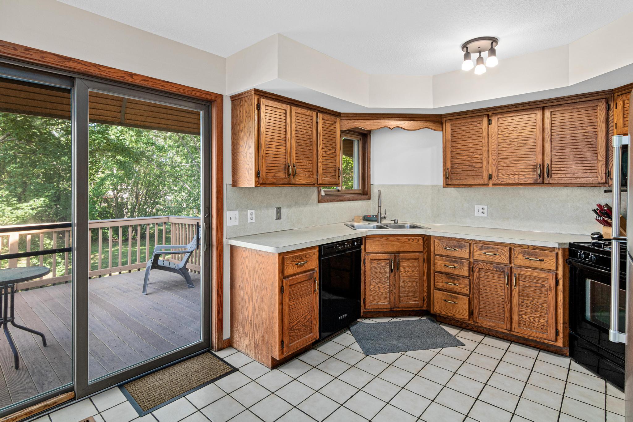 7720 Long Lake Road Property Photo 9