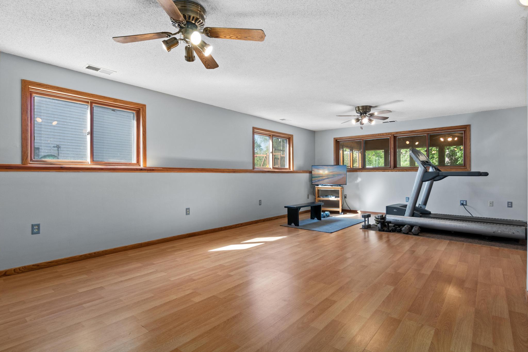 7720 Long Lake Road Property Photo 17