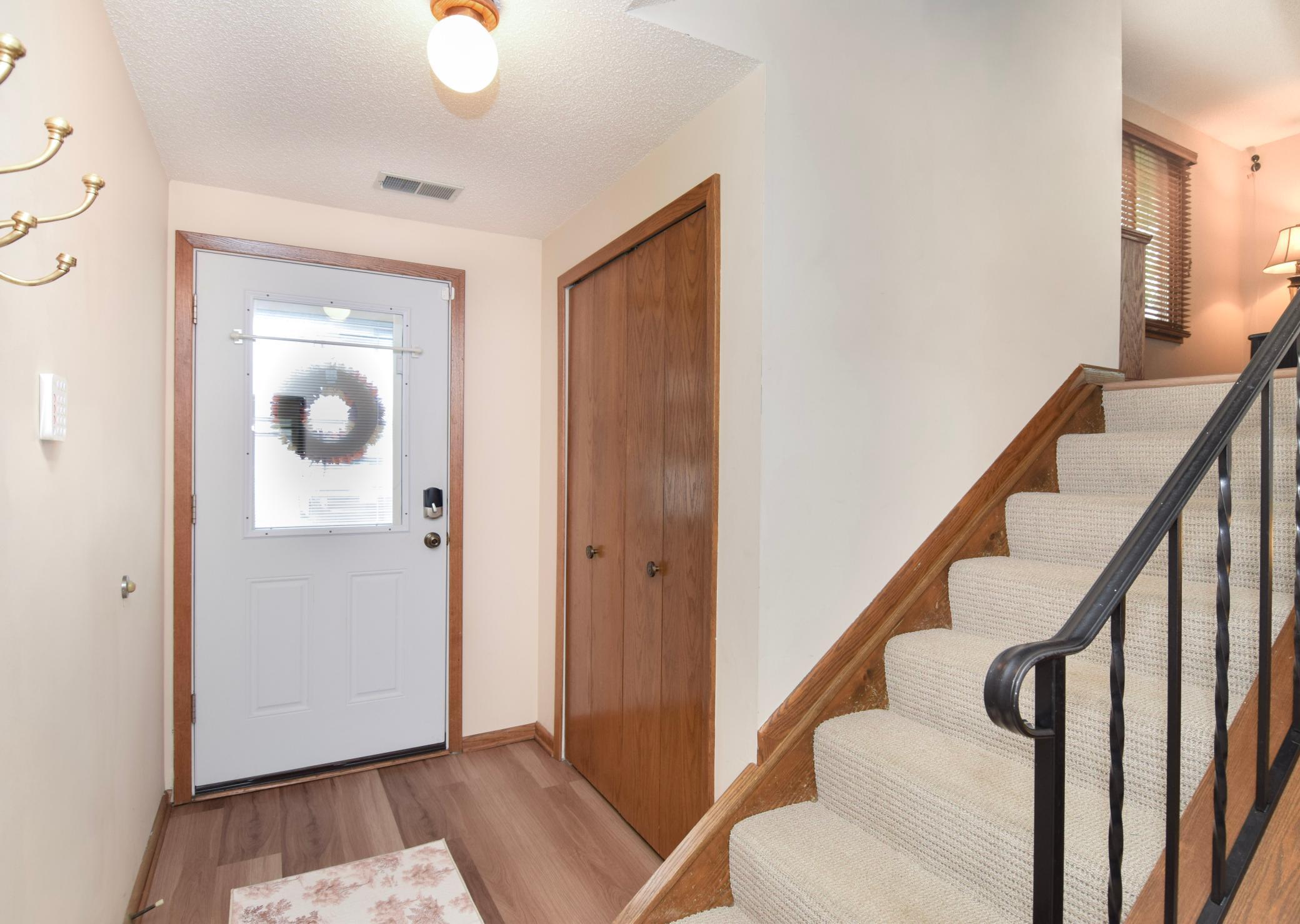8724 N Maplebrook Circle Property Photo 3