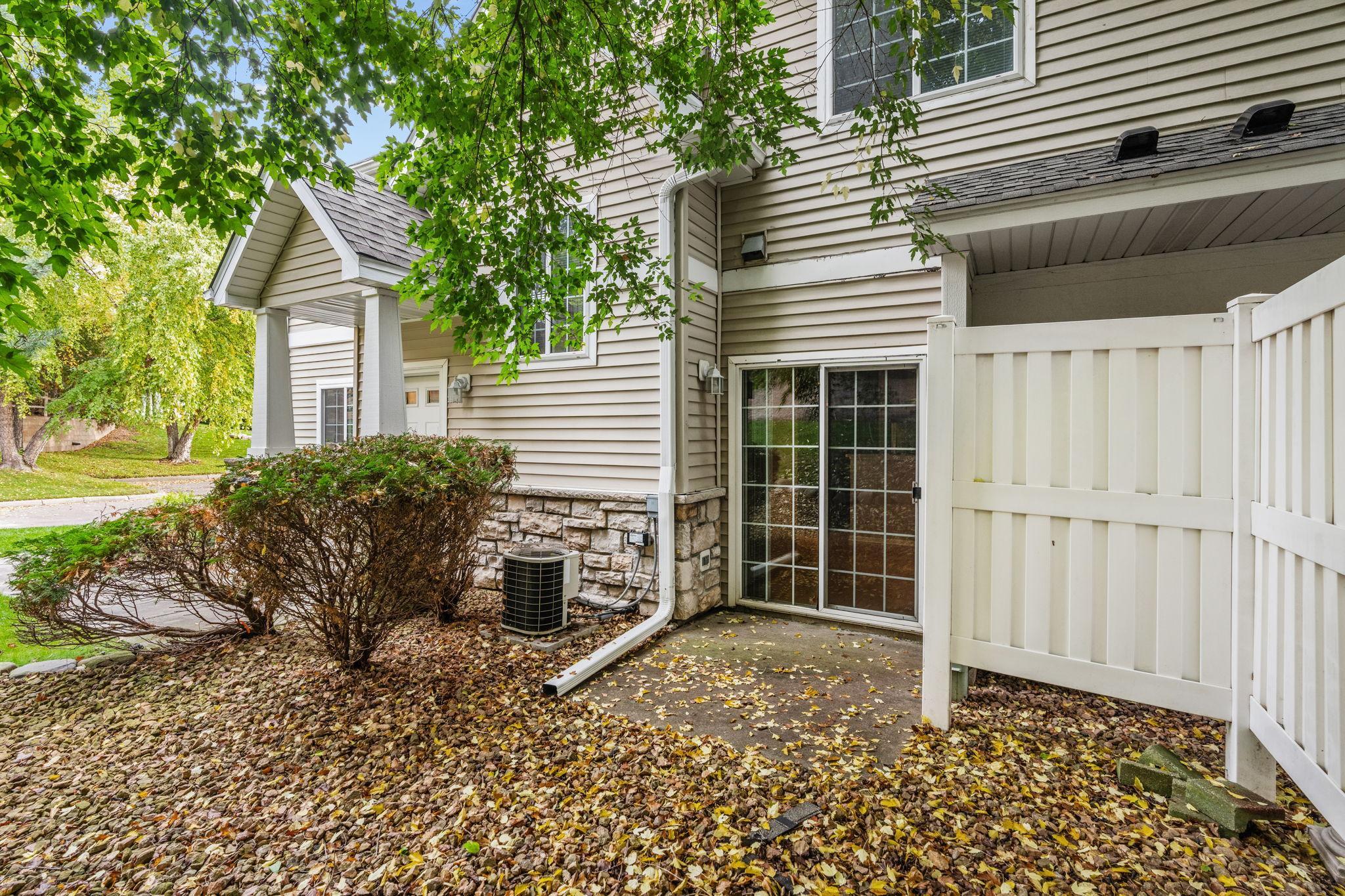 320 Willoughby Way W Property Photo 7