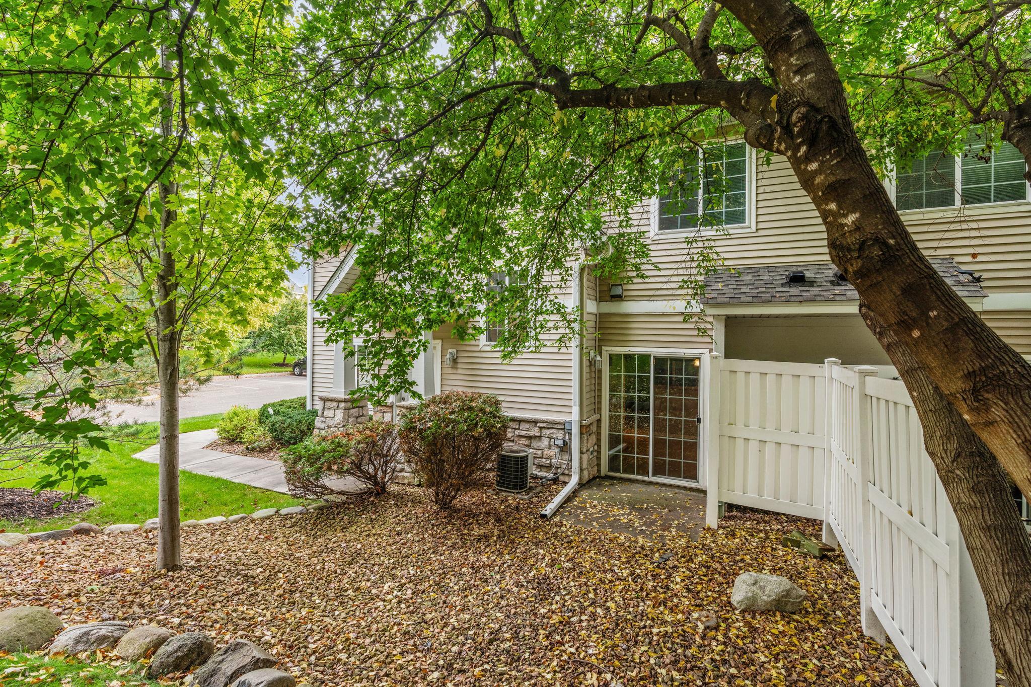 320 Willoughby Way W Property Photo 9