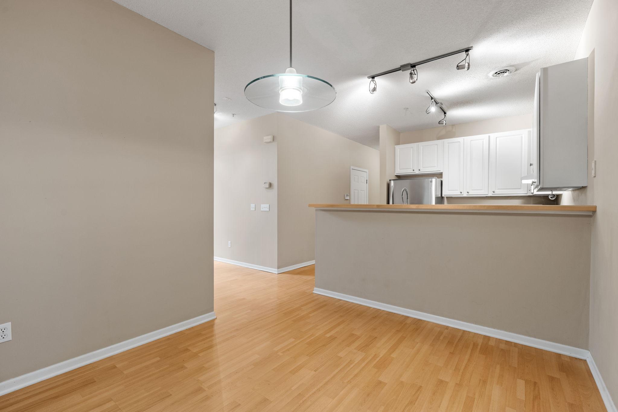 320 Willoughby Way W Property Photo 15