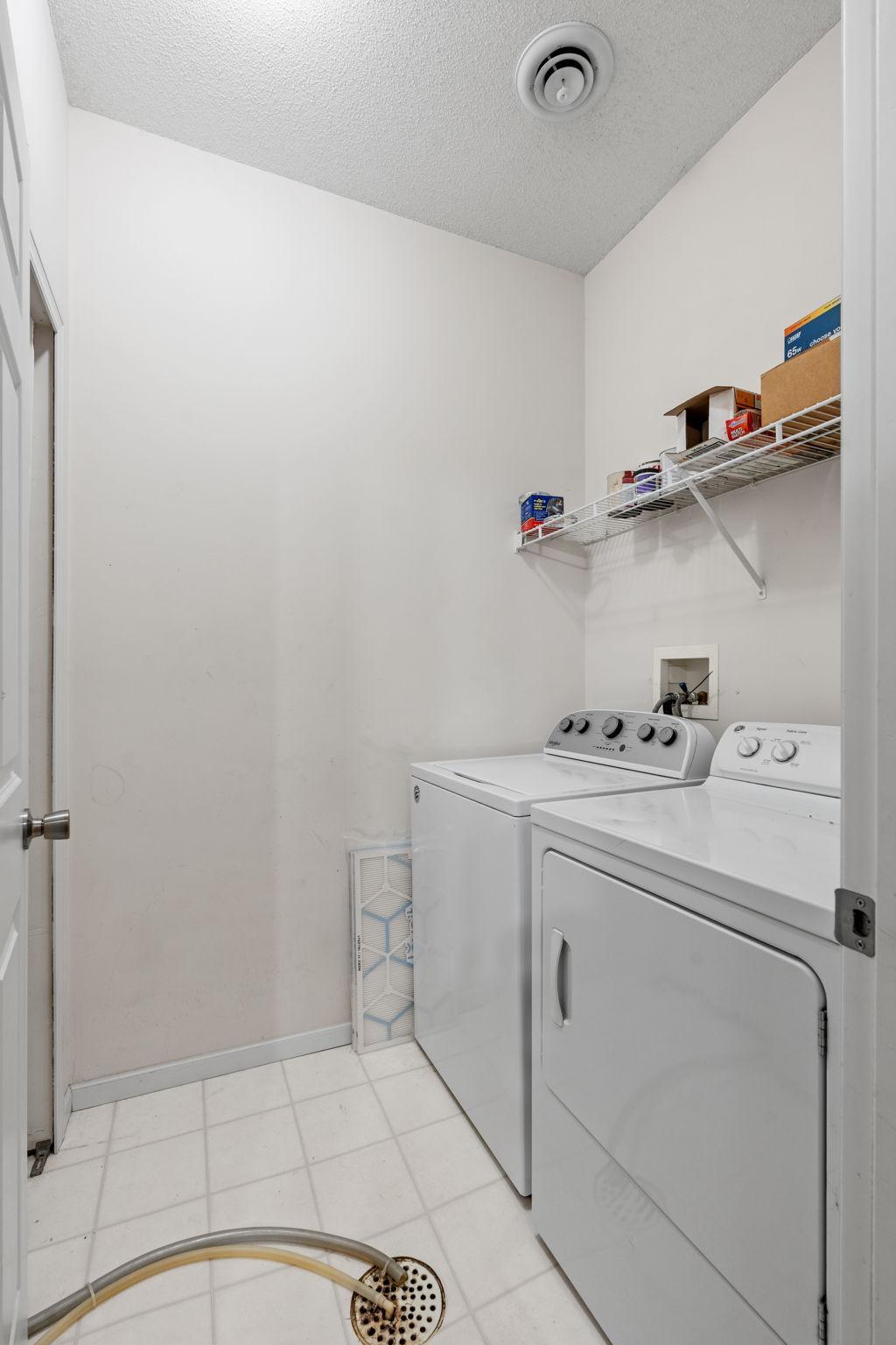 320 Willoughby Way W Property Photo 21