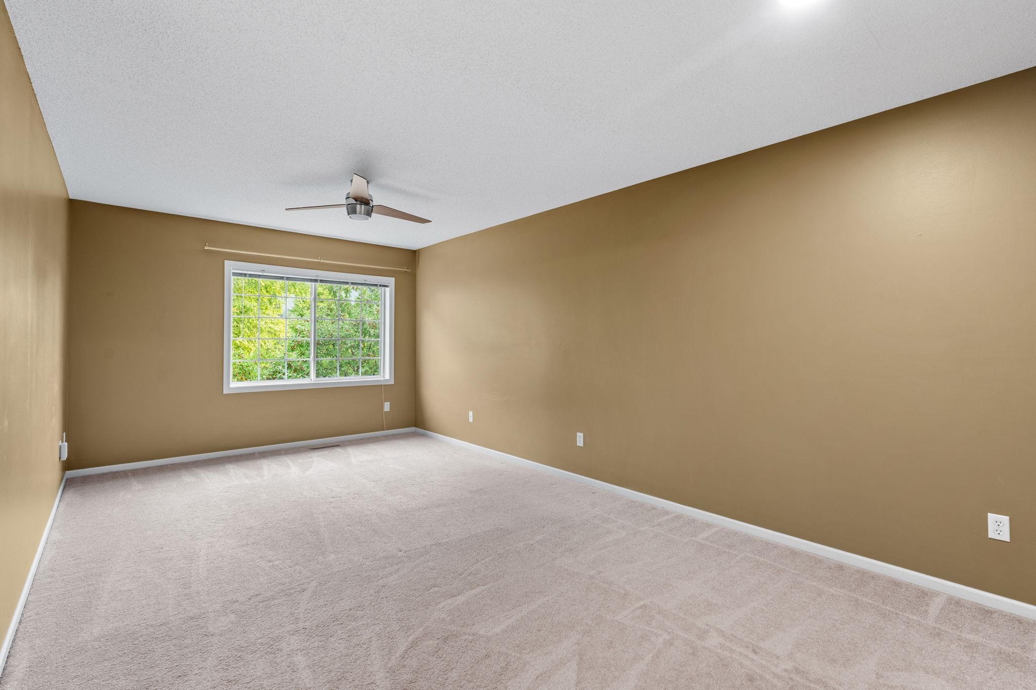 320 Willoughby Way W Property Photo 28