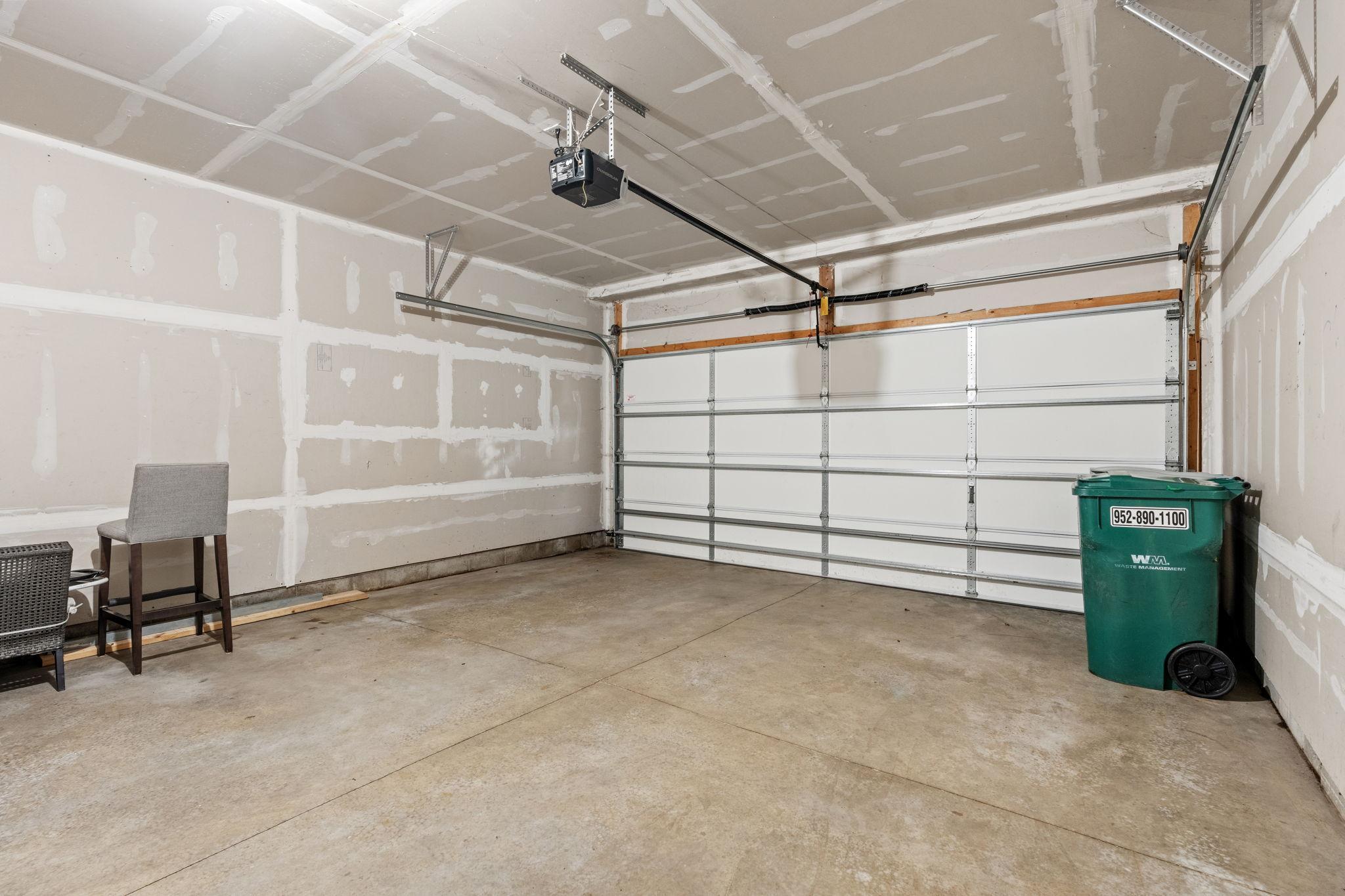 320 Willoughby Way W Property Photo 37