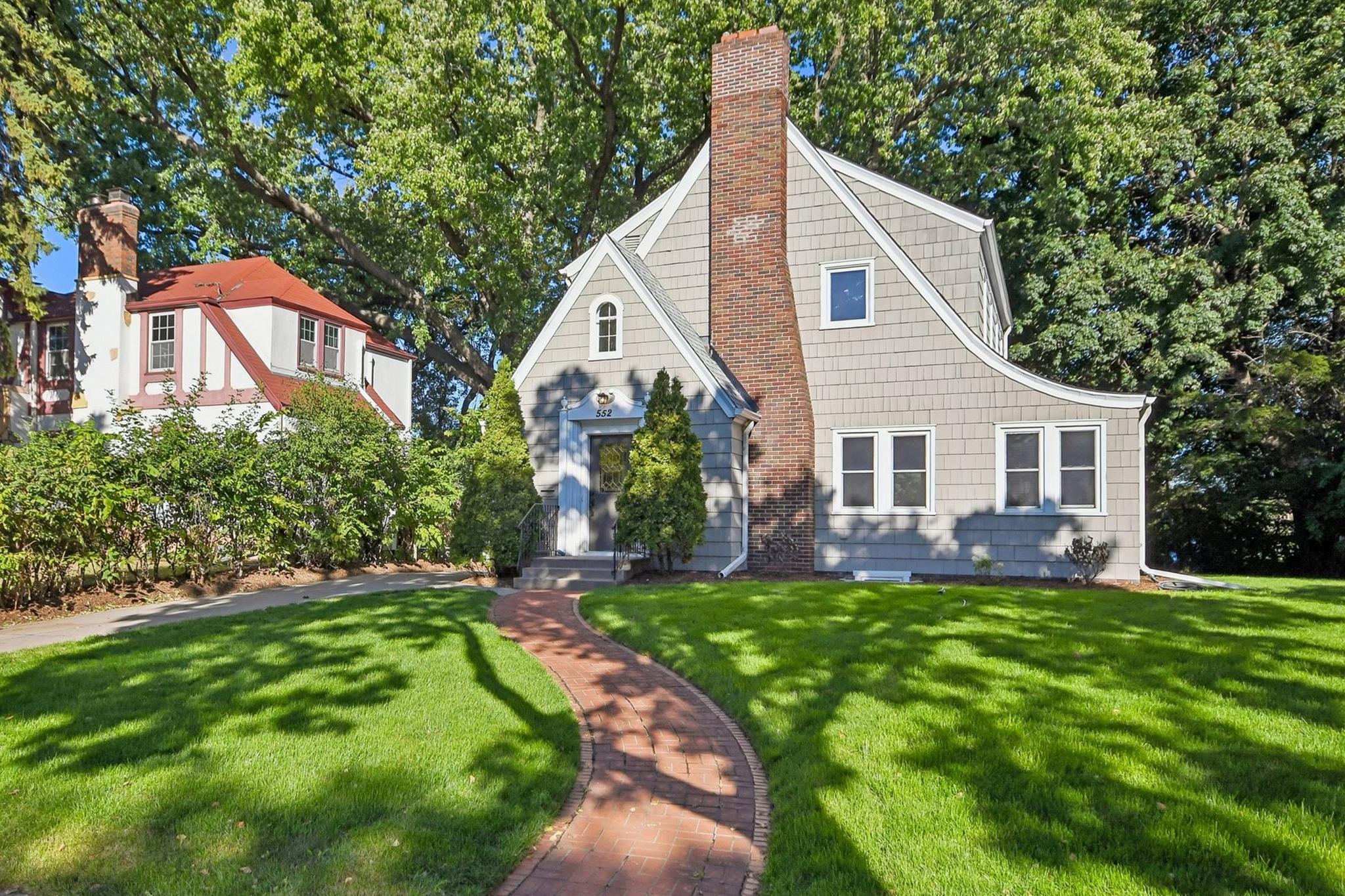 552 Fairview Avenue S