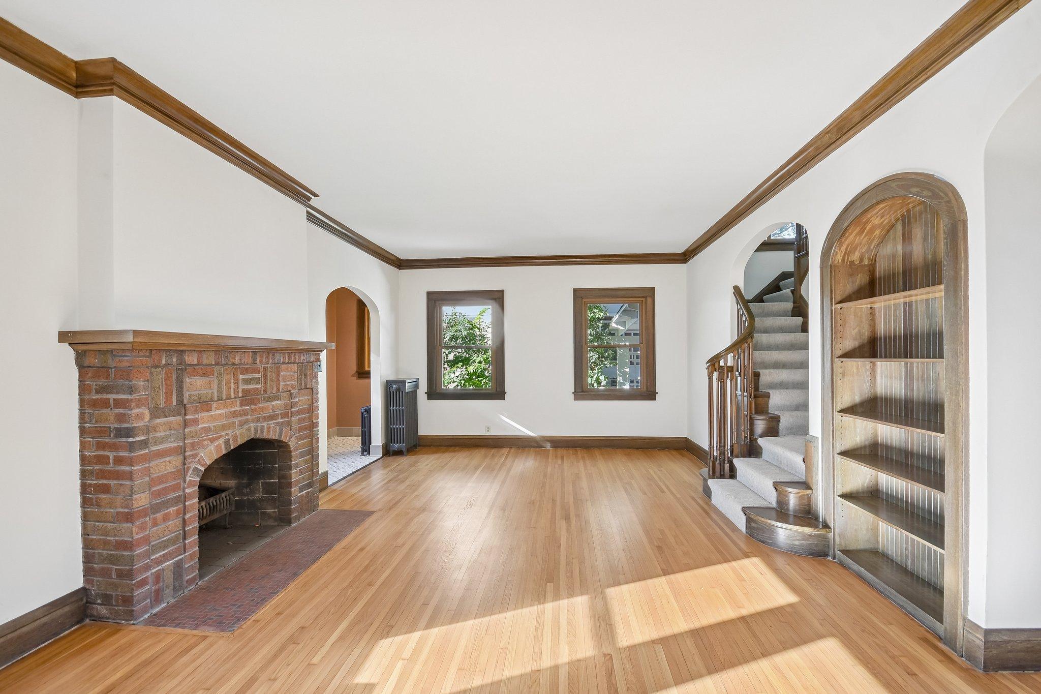 552 Fairview Avenue S Property Photo 7